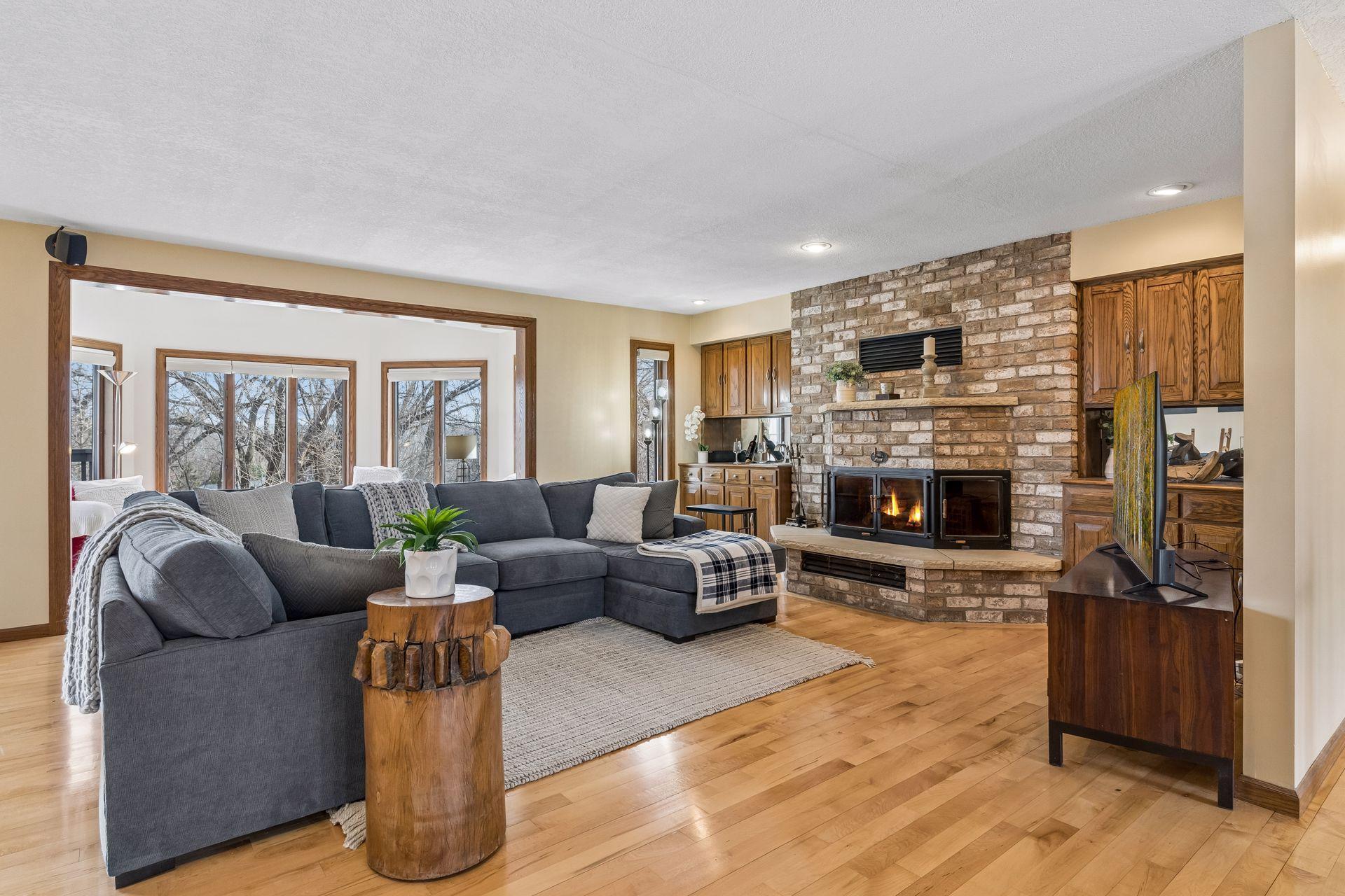 1638 Celia Rd, Mendota Heights, MN 55118