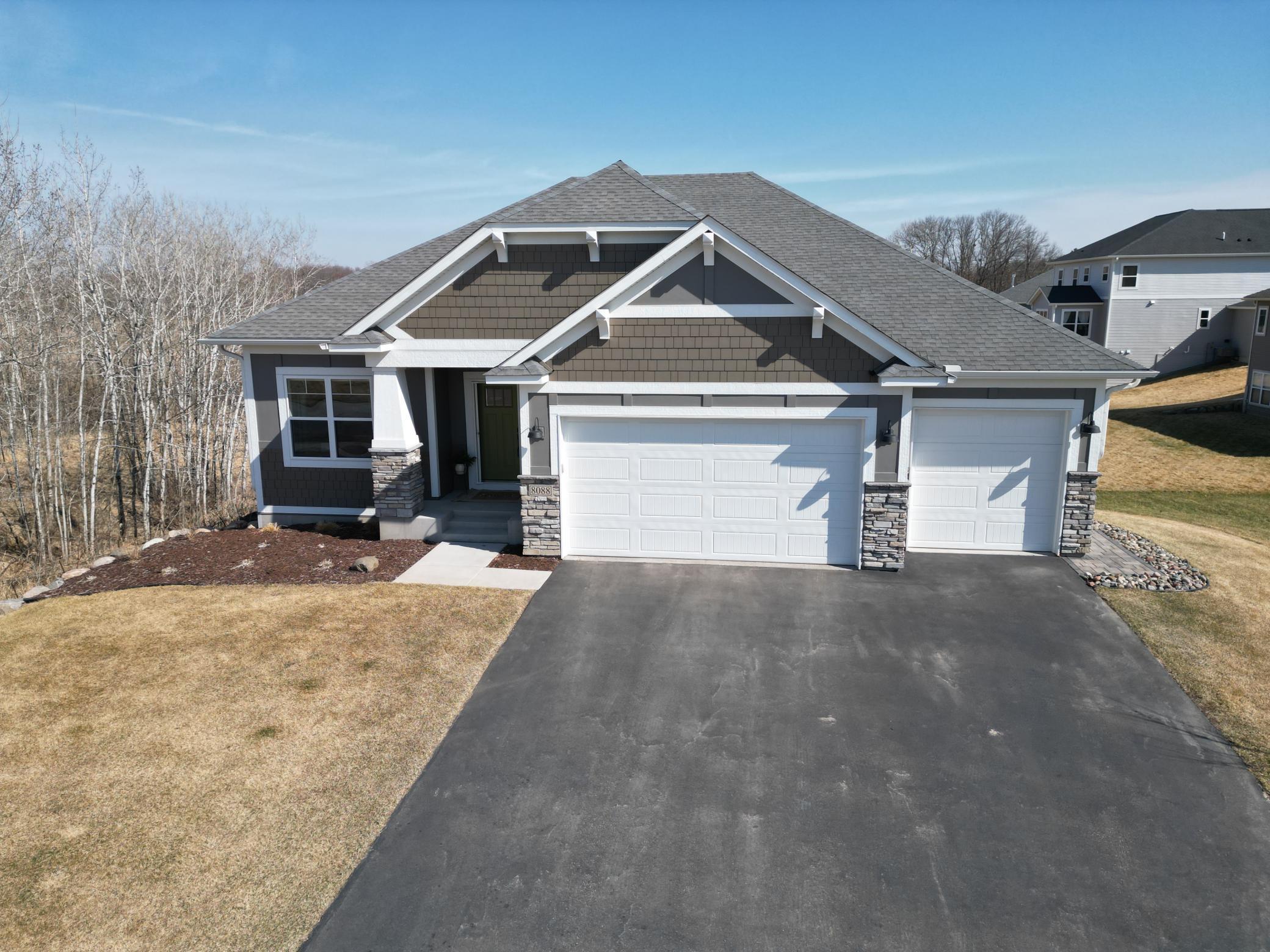 8088 Haywood Dr, Lino Lakes, MN 55014
