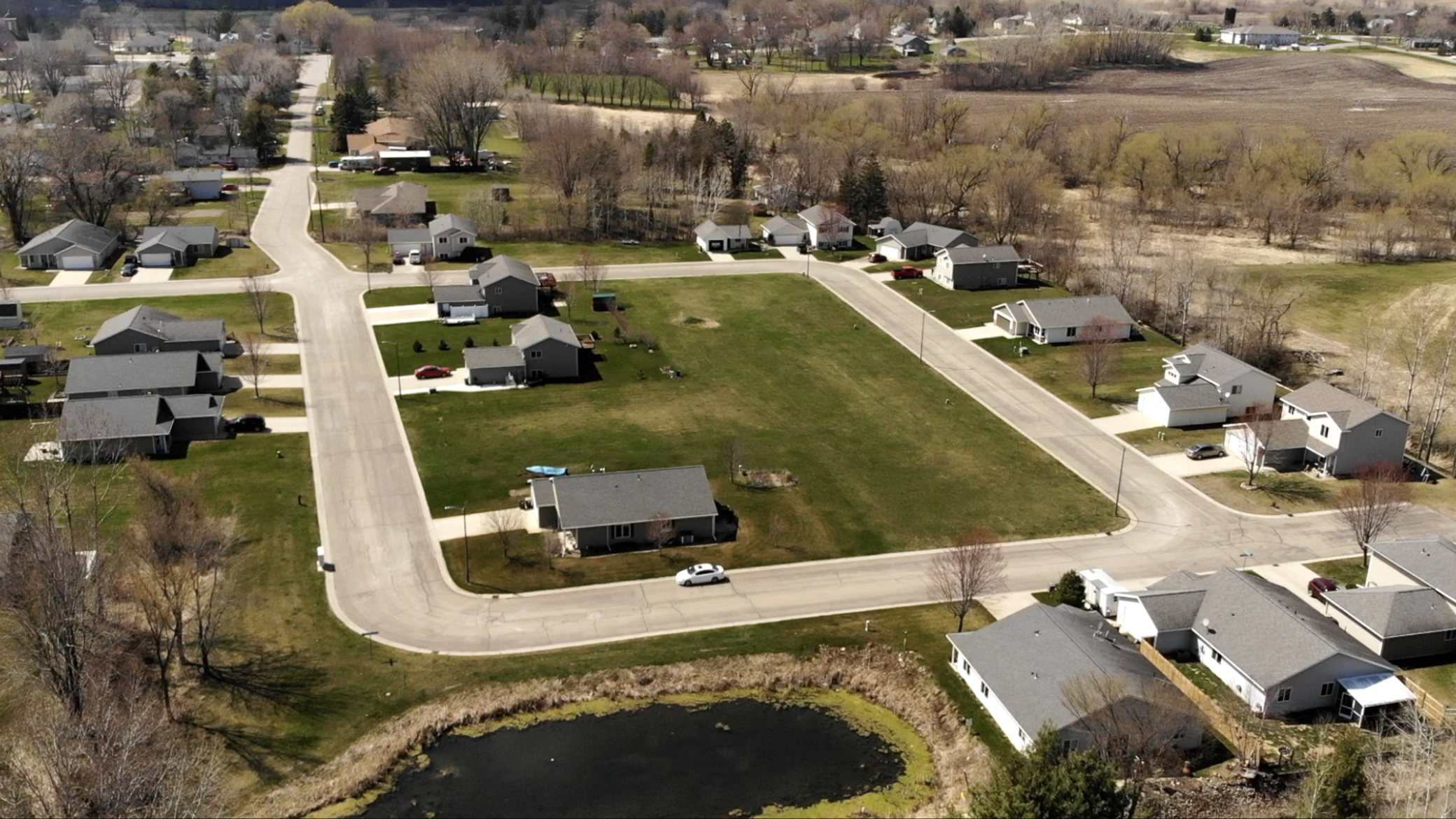 553 Coleman Ave E, Eden Valley, MN 55329