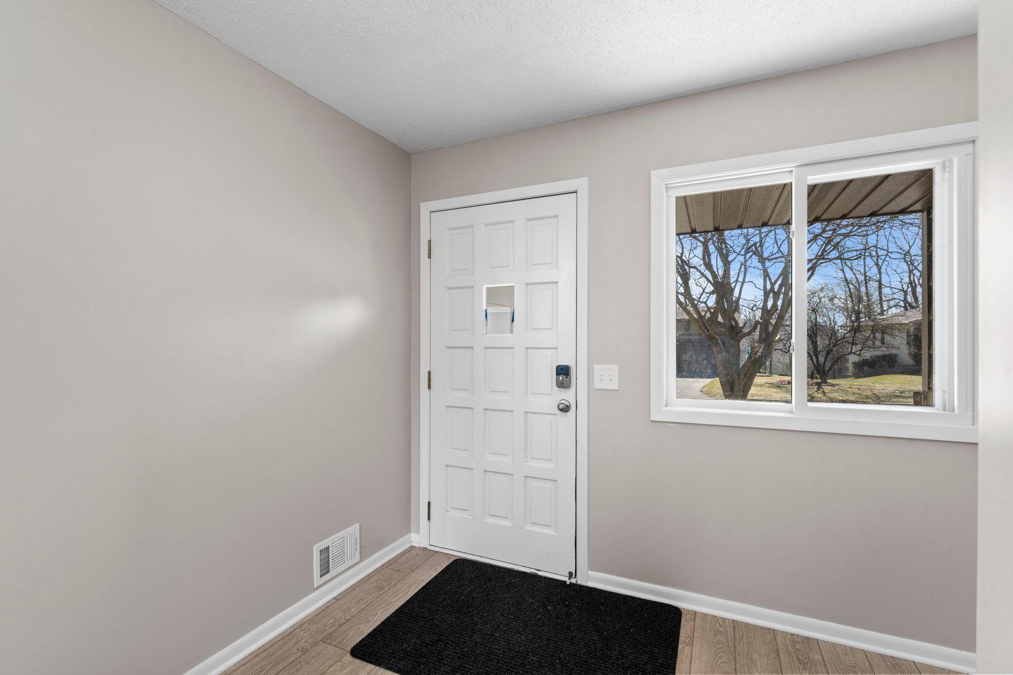 14510 Wellington Rd, Minnetonka, MN 55391