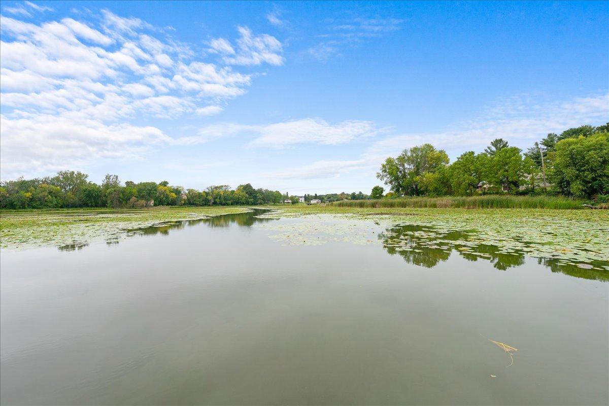 302 Pleasant Knolls, Center City, MN 55012