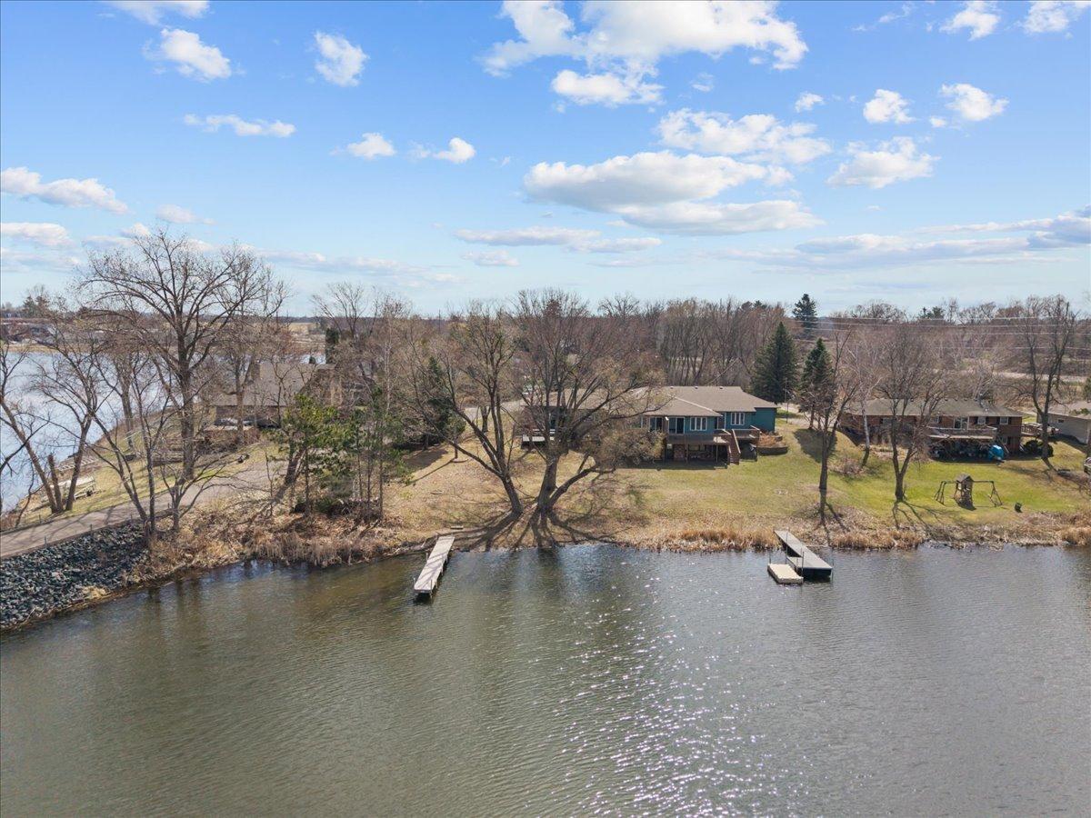 302 Pleasant Knolls, Center City, MN 55012