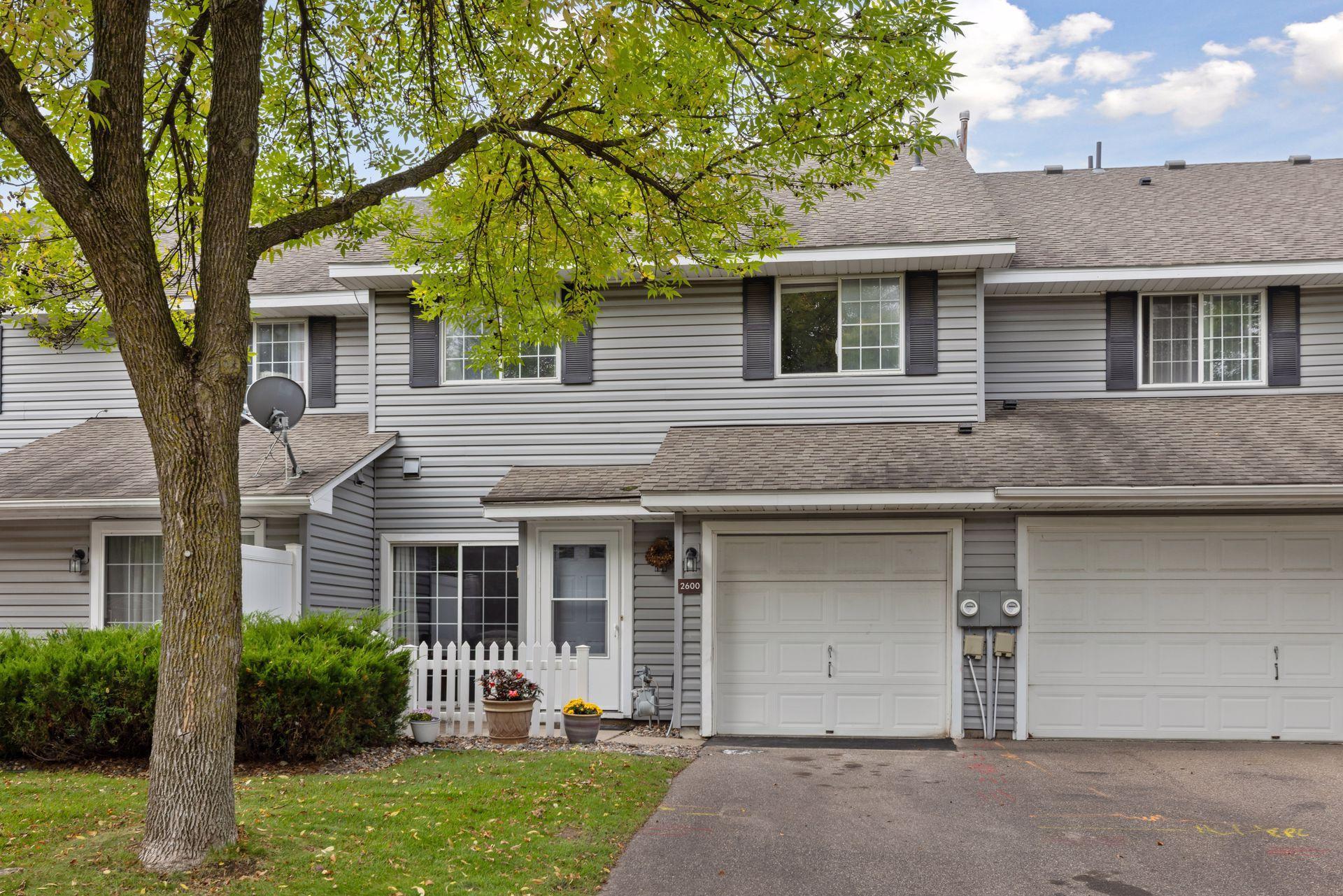 2600 Lockwood Dr, Mendota Heights, MN 55120