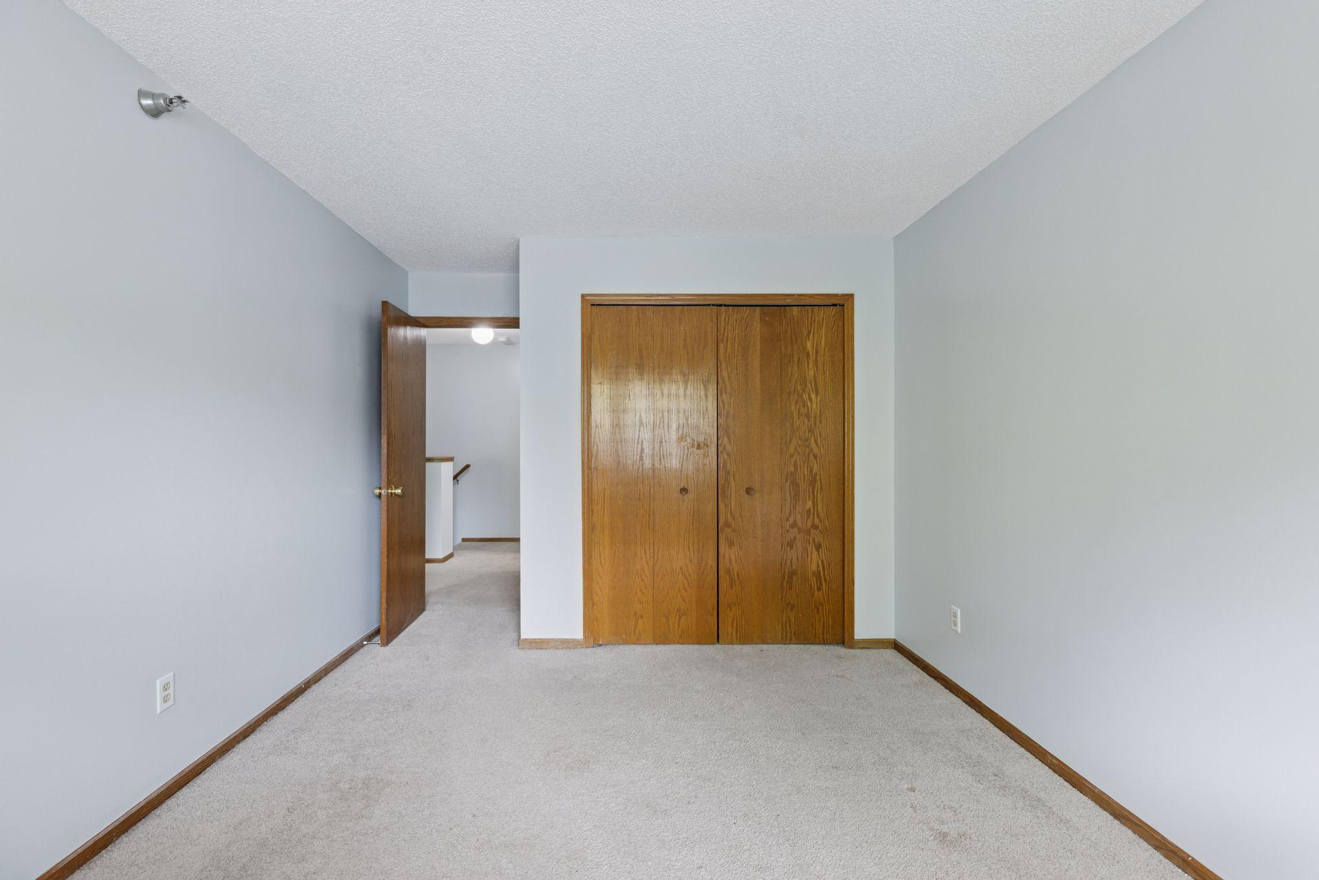 2600 Lockwood Dr, Mendota Heights, MN 55120