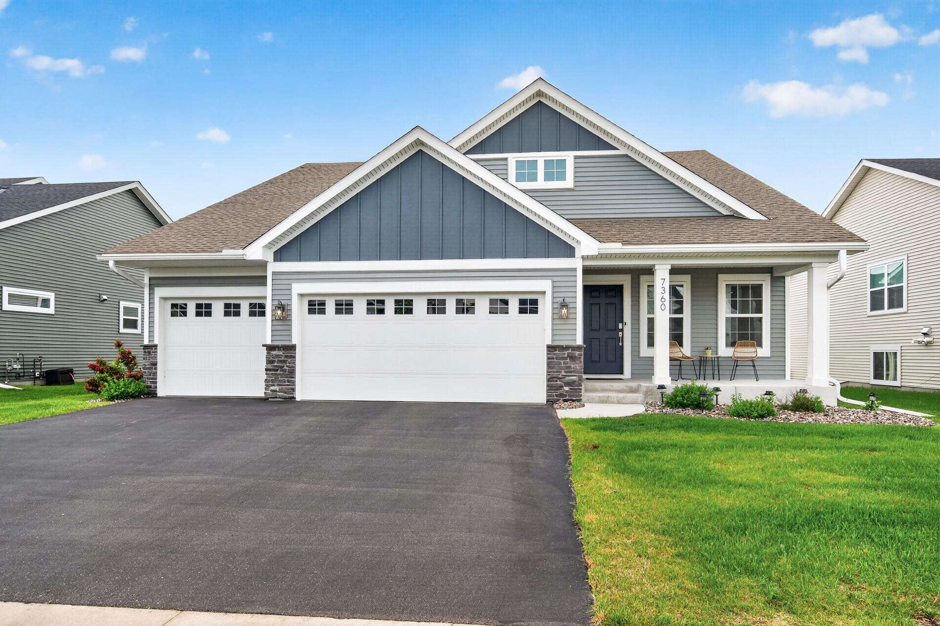 7360 Crane Dr, Lino Lakes, MN 55038