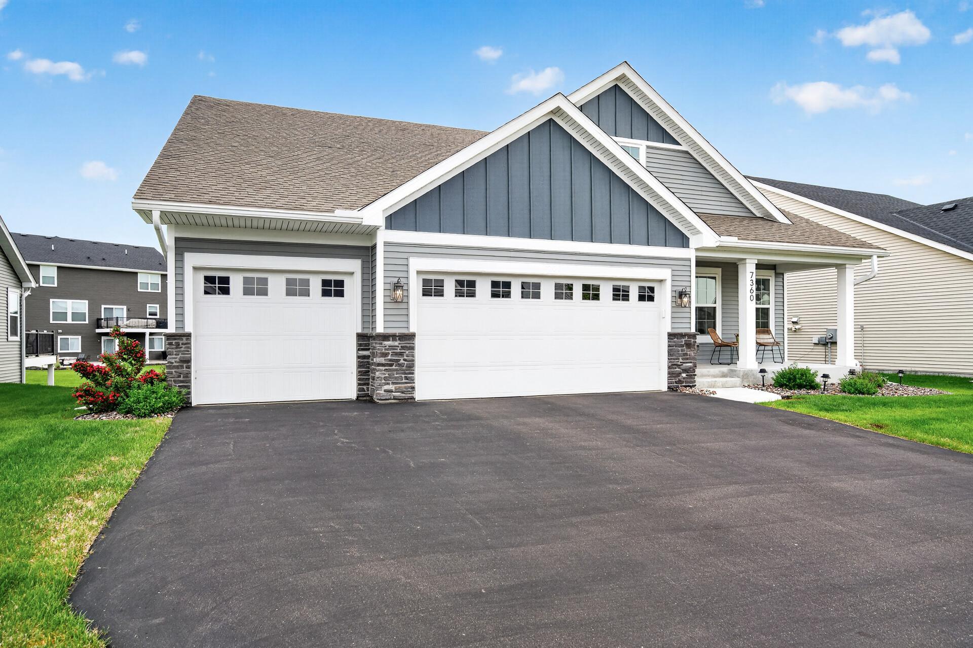7360 Crane Dr, Lino Lakes, MN 55038