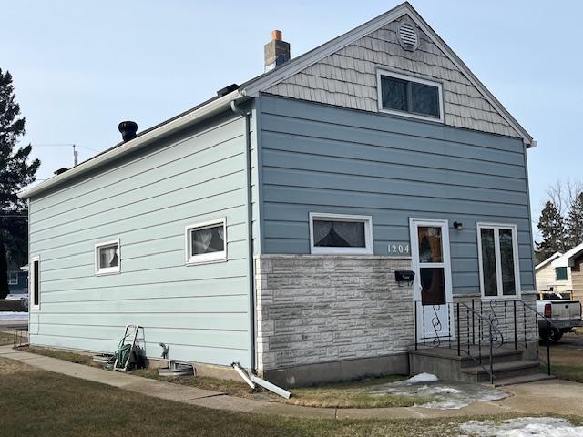 1204 2nd St W, Eveleth, MN 55734
