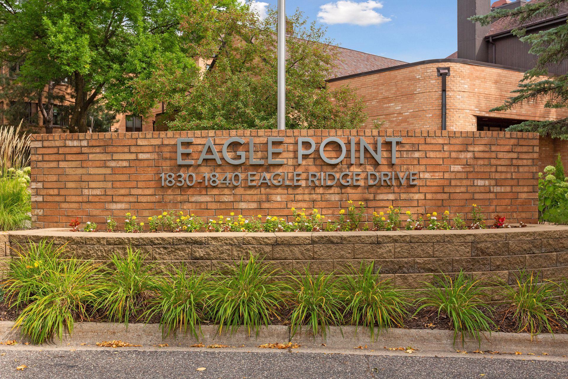 1830 Eagle Ridge Dr #2010, Mendota Heights, MN 55118
