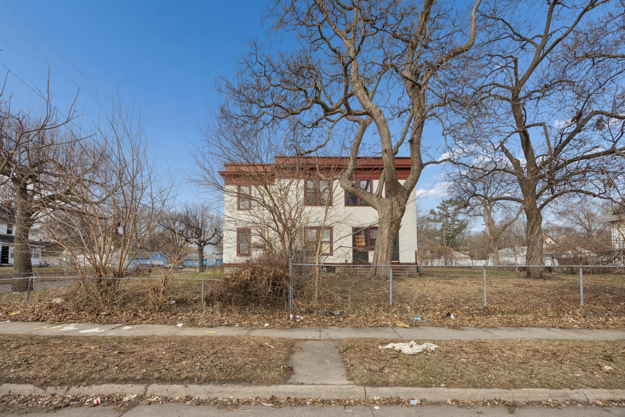900 16th Ave N, Minneapolis, MN 55411