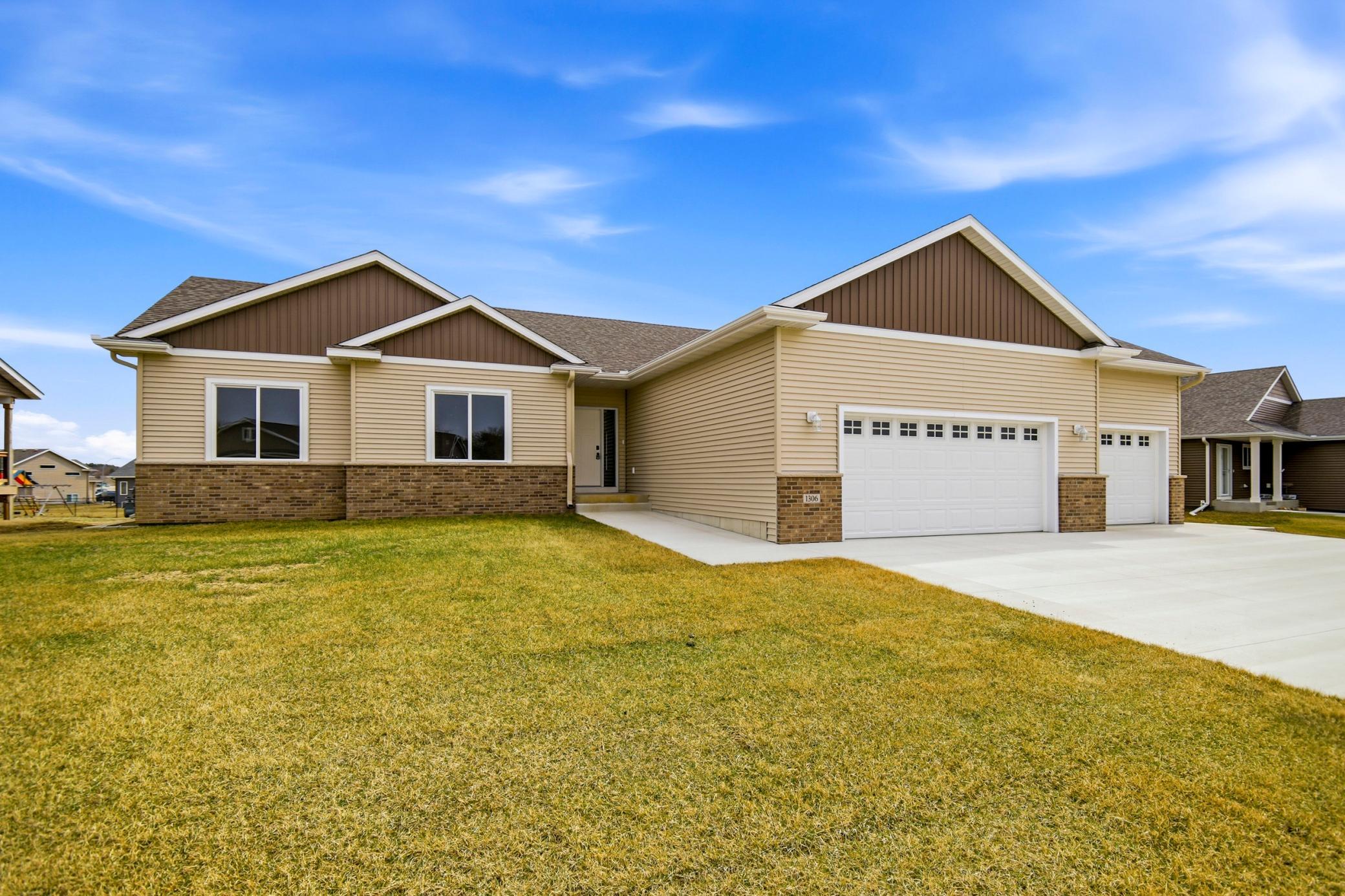 1306 18th St NE, Austin, MN 55912