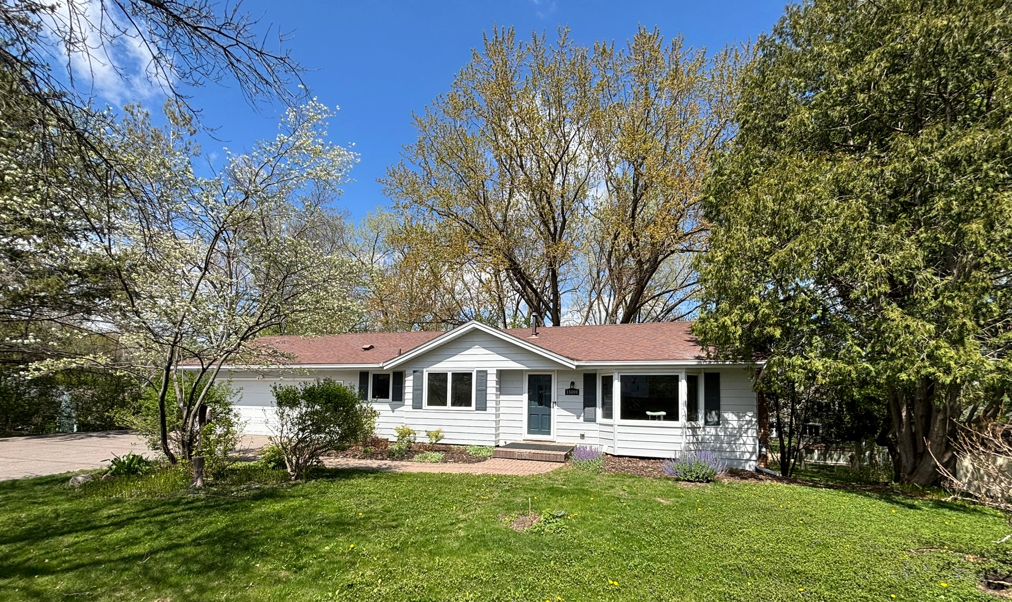 15800 Valley View Rd, Eden Prairie, MN 55344