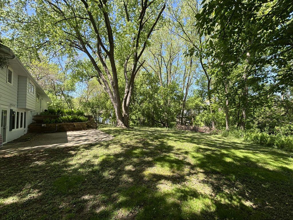 15800 Valley View Rd, Eden Prairie, MN 55344