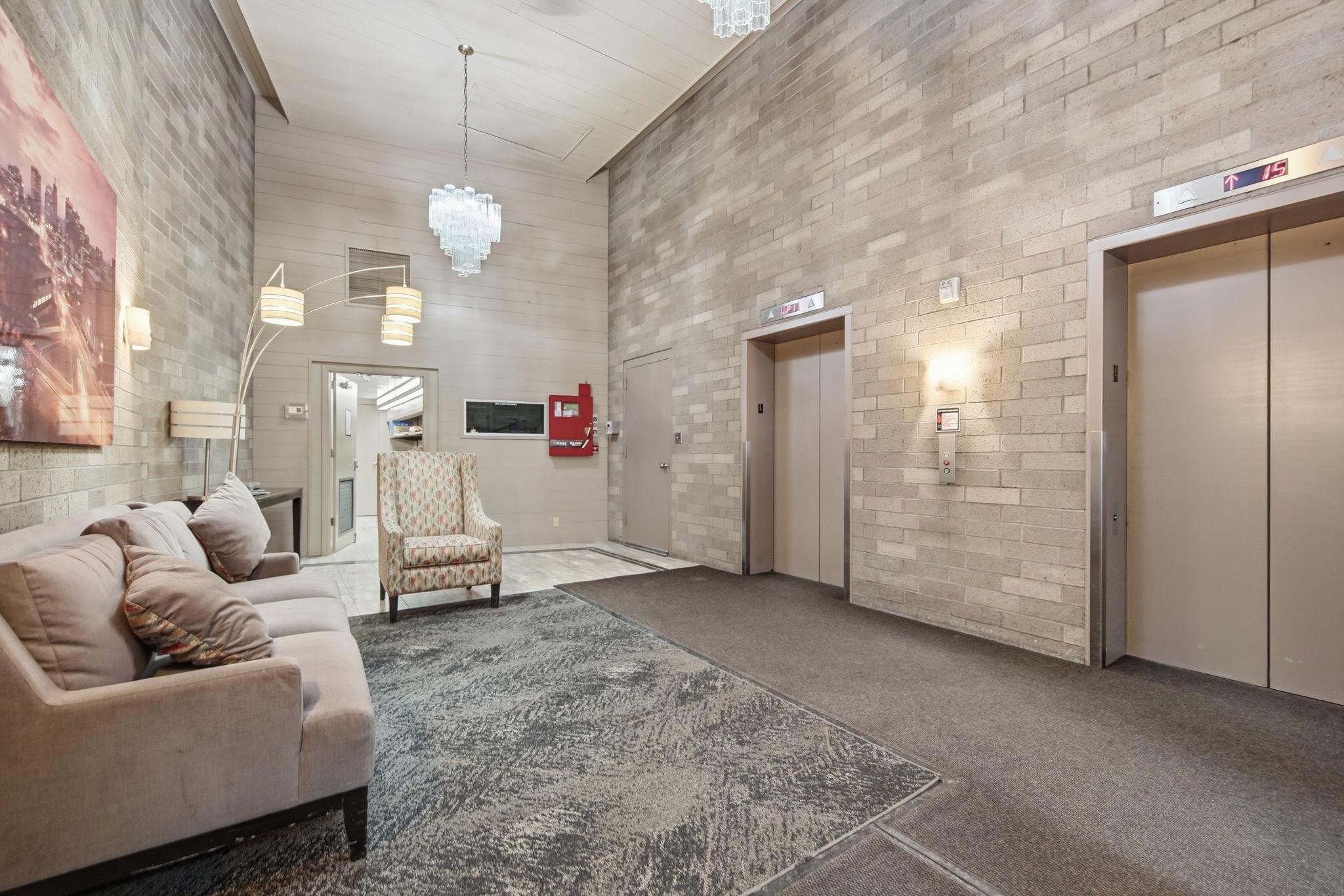 66 9th St E #1510, Saint Paul, MN 55101