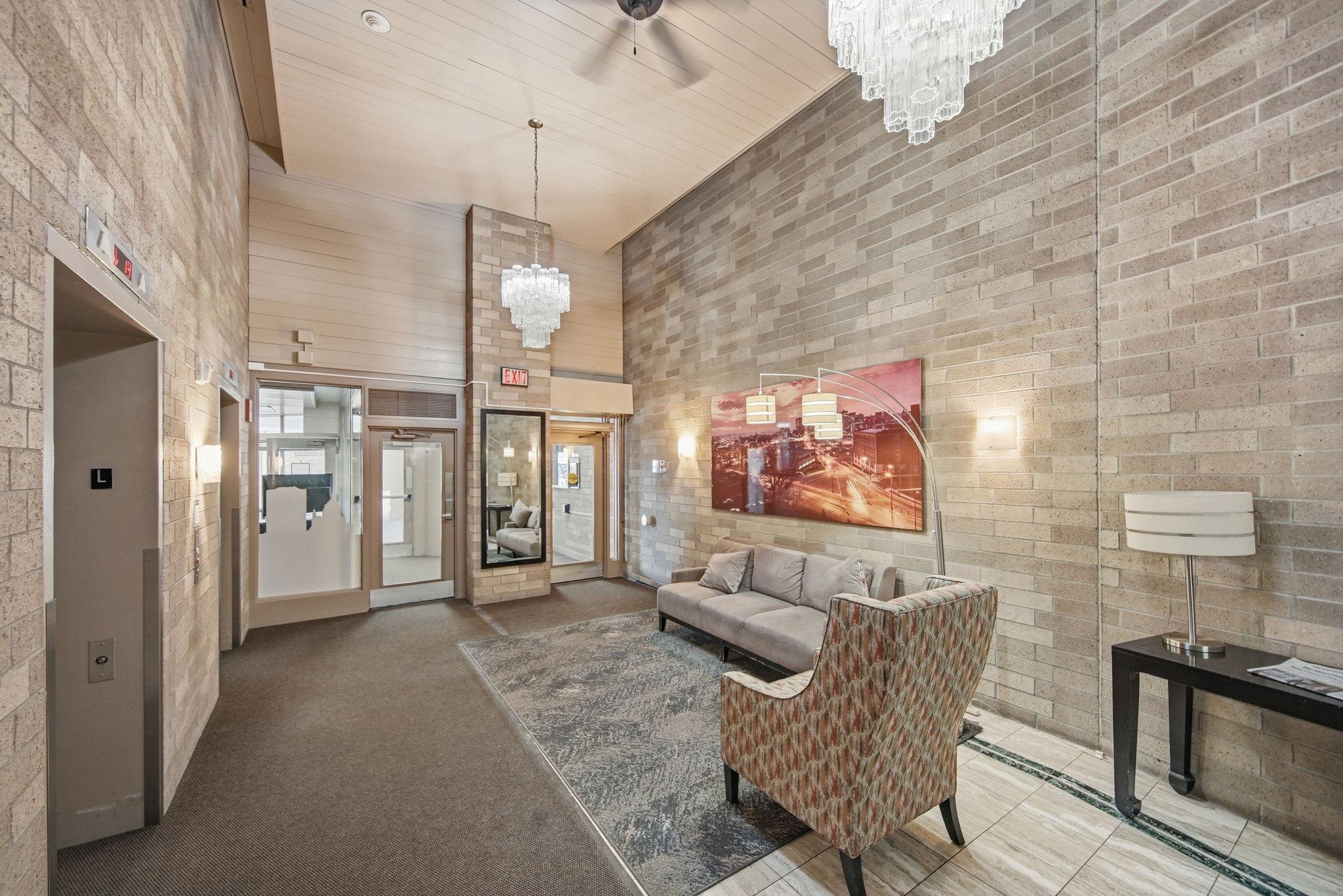 66 9th St E #1510, Saint Paul, MN 55101