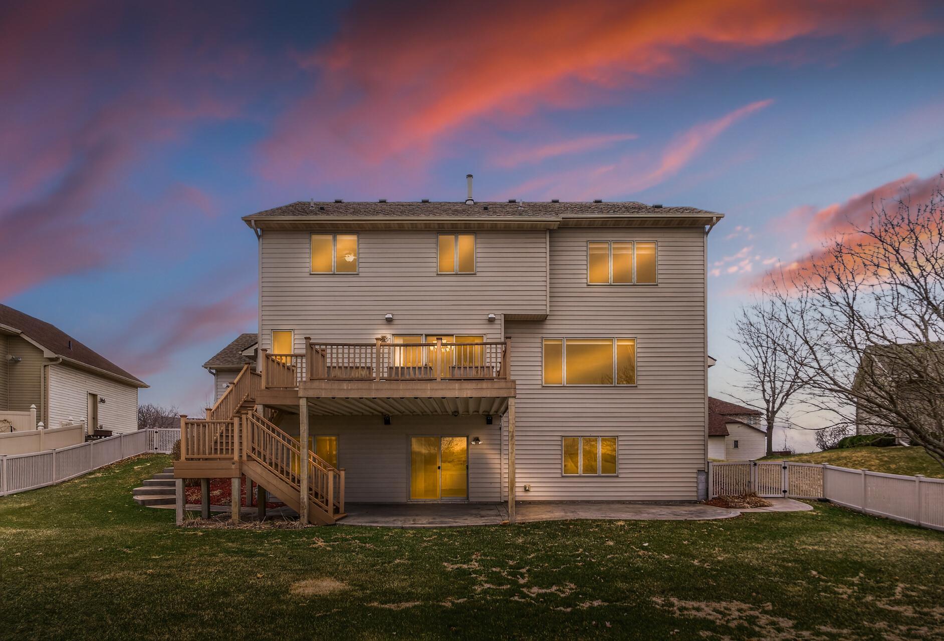 10502 Vera Cruz Dr N, Brooklyn Park, MN 55443