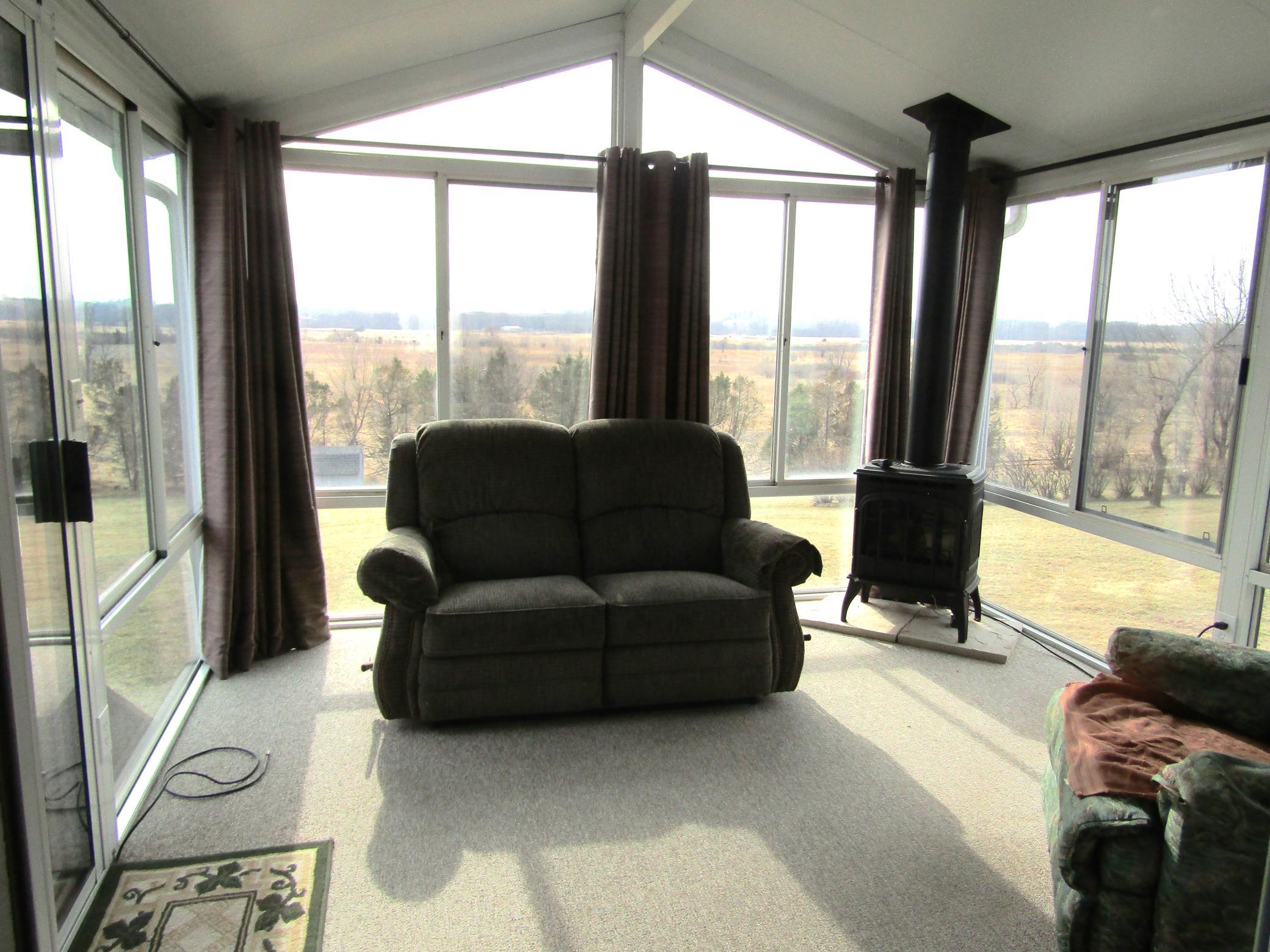 6049 Rolling Hills Dr SW, Montevideo, MN 56265
