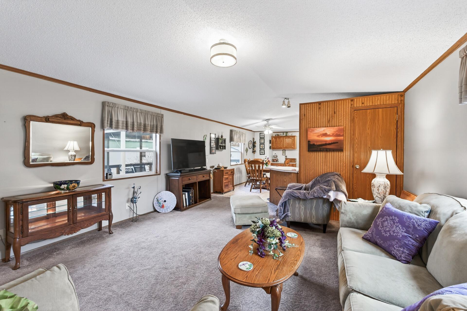 2442 Rice St #211, Little Canada, MN 55113