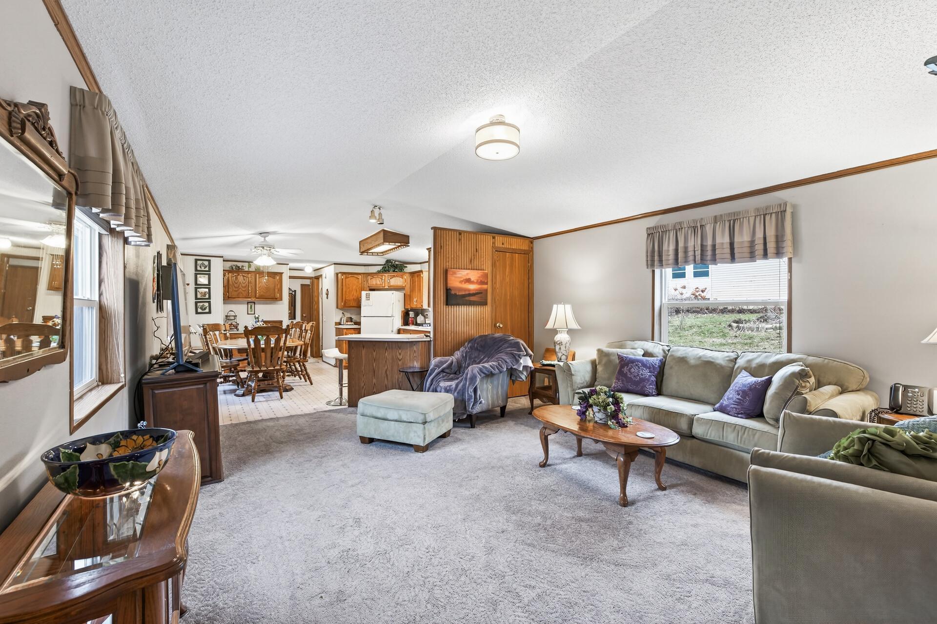 2442 Rice St #211, Little Canada, MN 55113