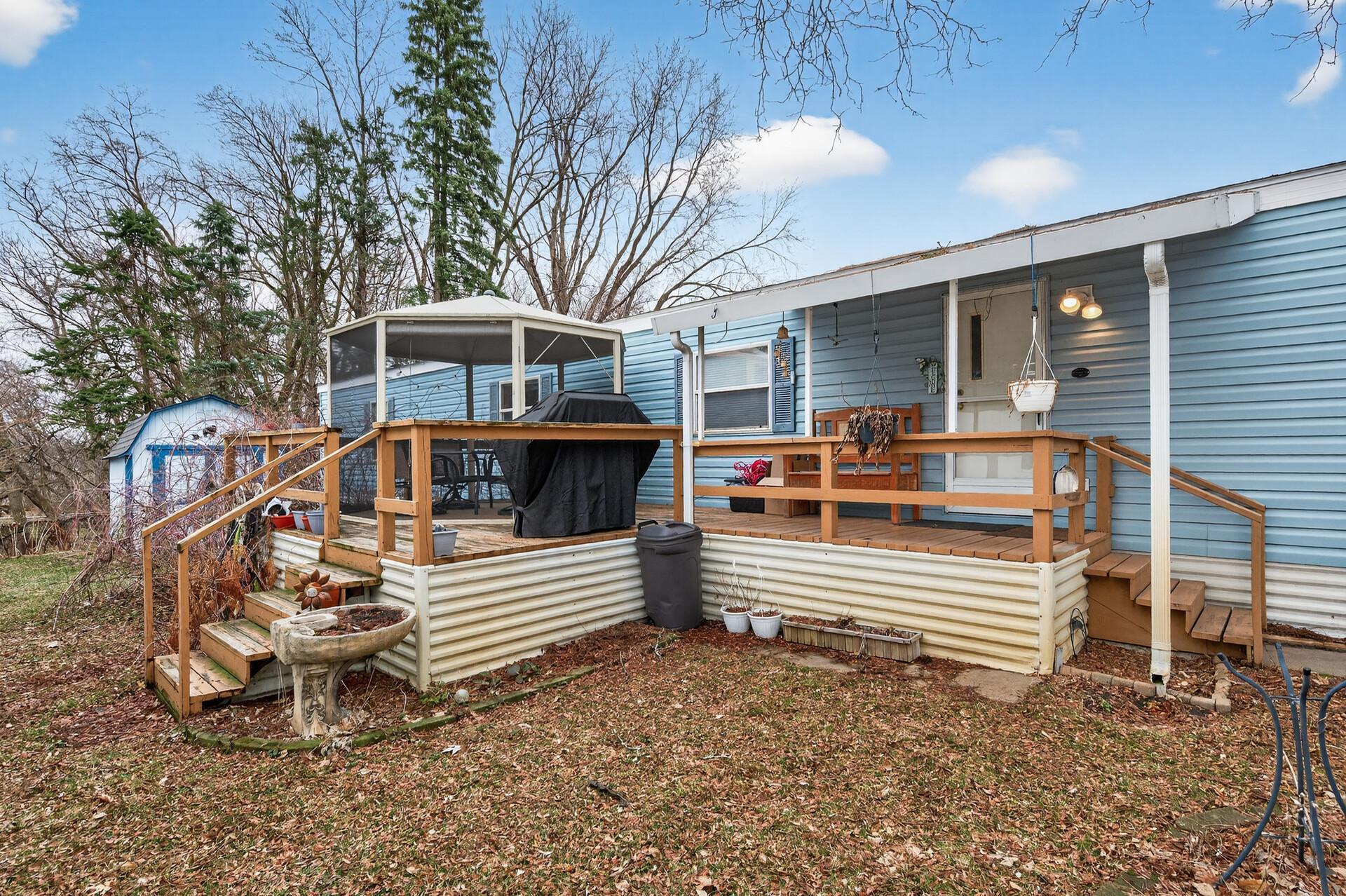 2442 Rice St #211, Little Canada, MN 55113