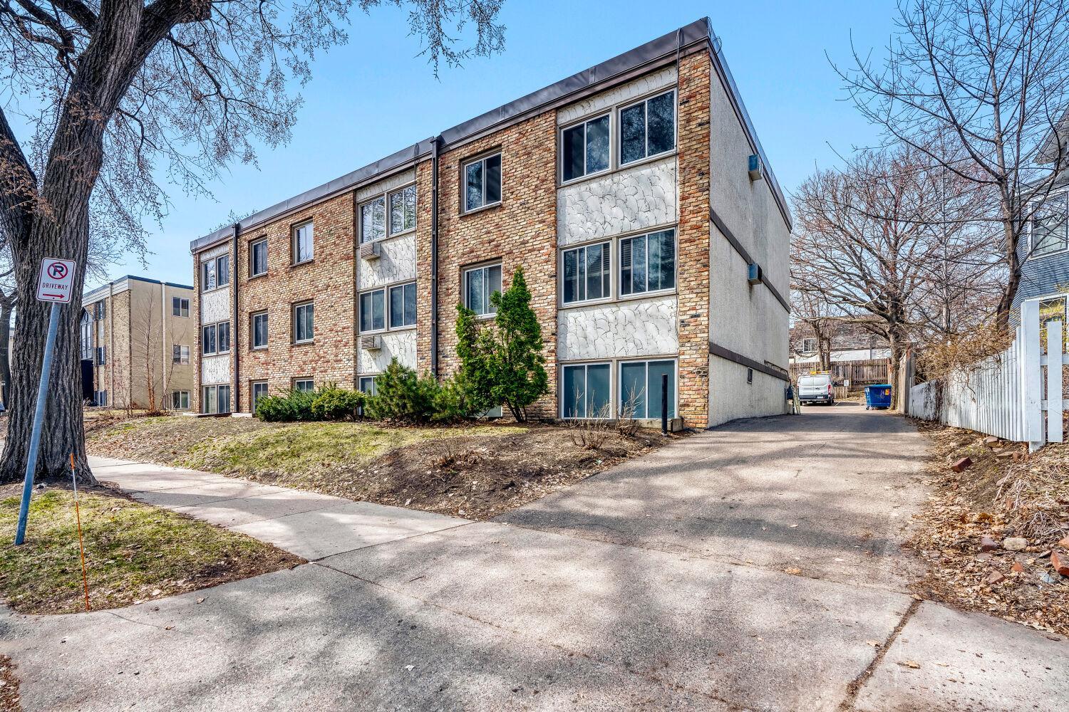 2212 Aldrich Ave S #202, Minneapolis, MN 55405