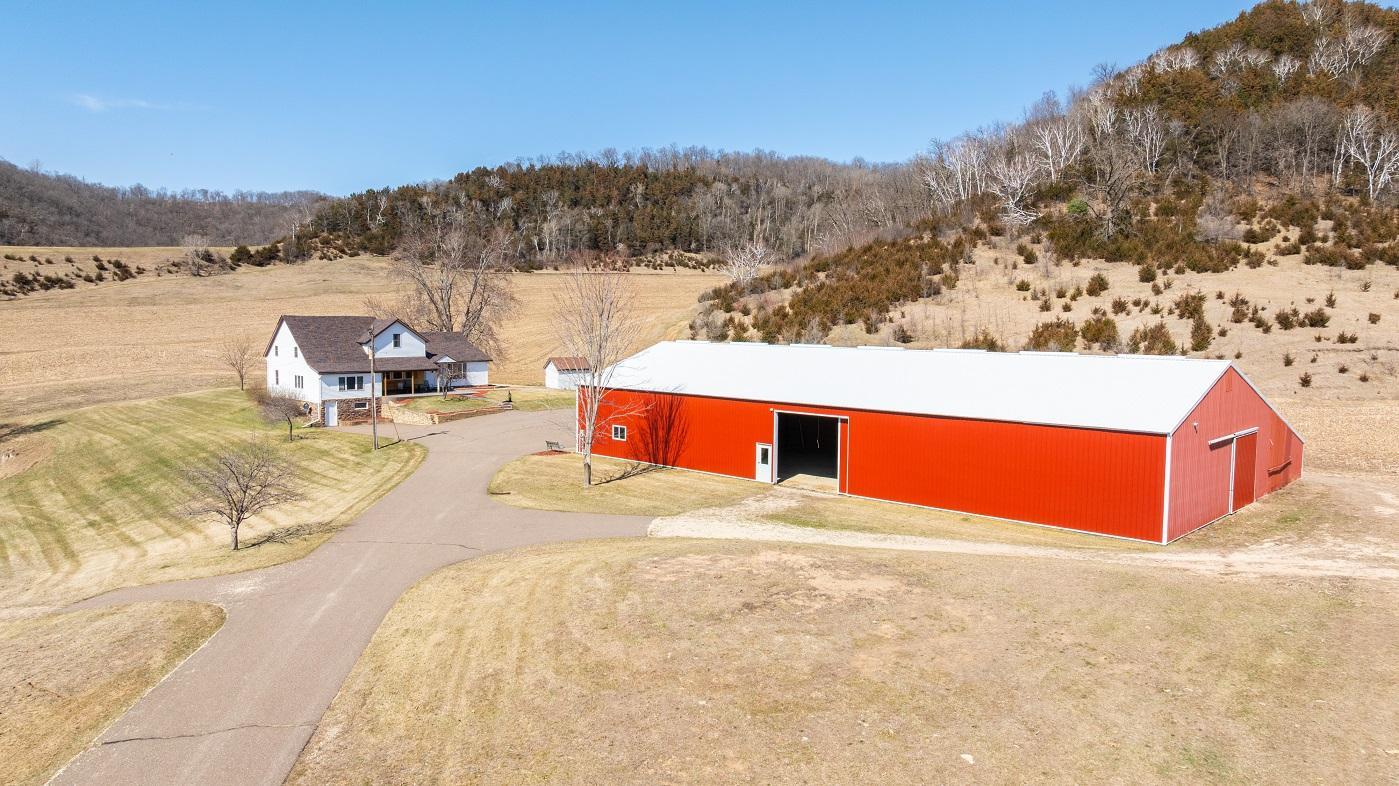 S2901 Semling Ln, Fountain City, WI 54629