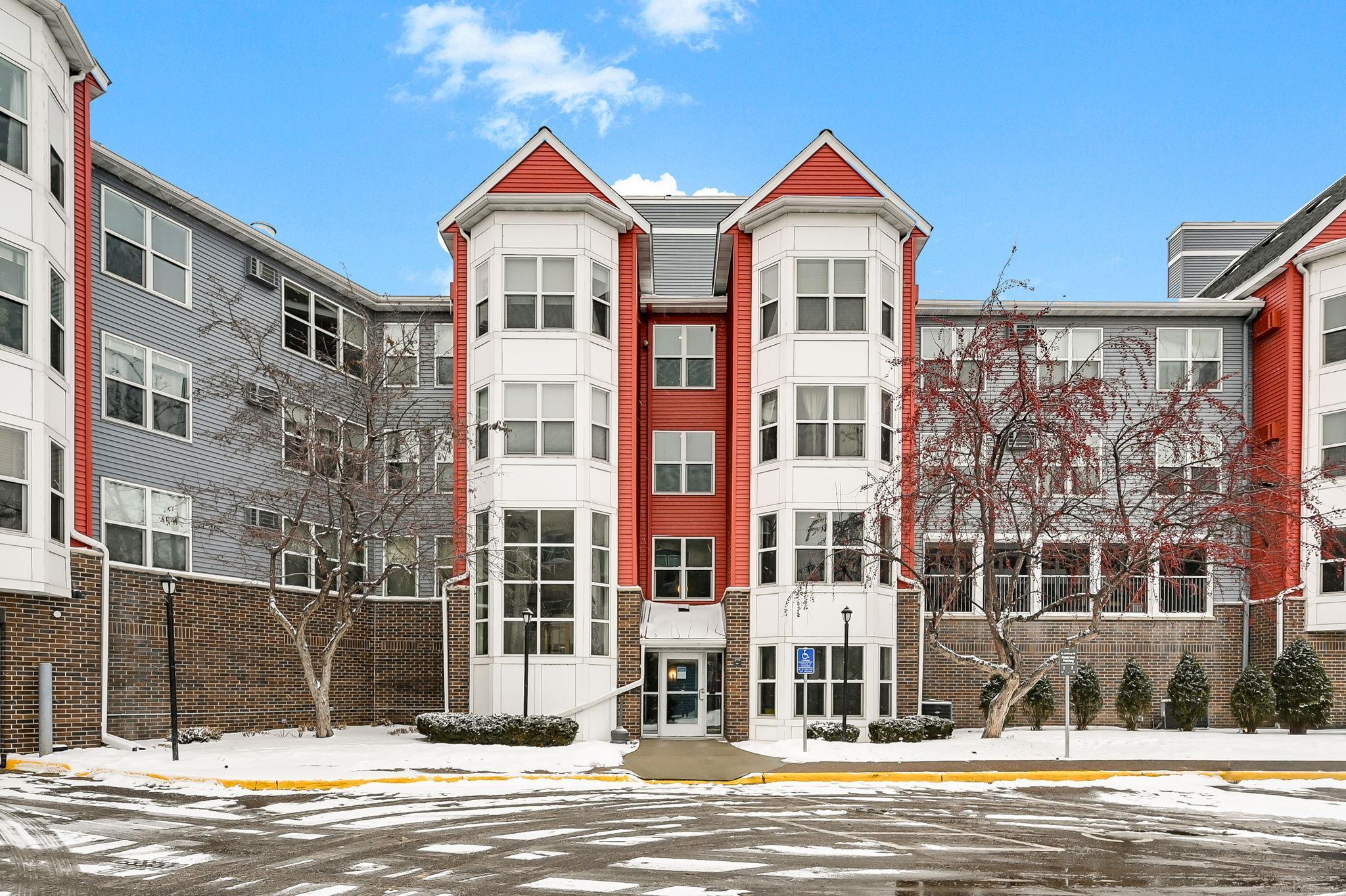 720 3rd Ave NE #319, Minneapolis, MN 55413