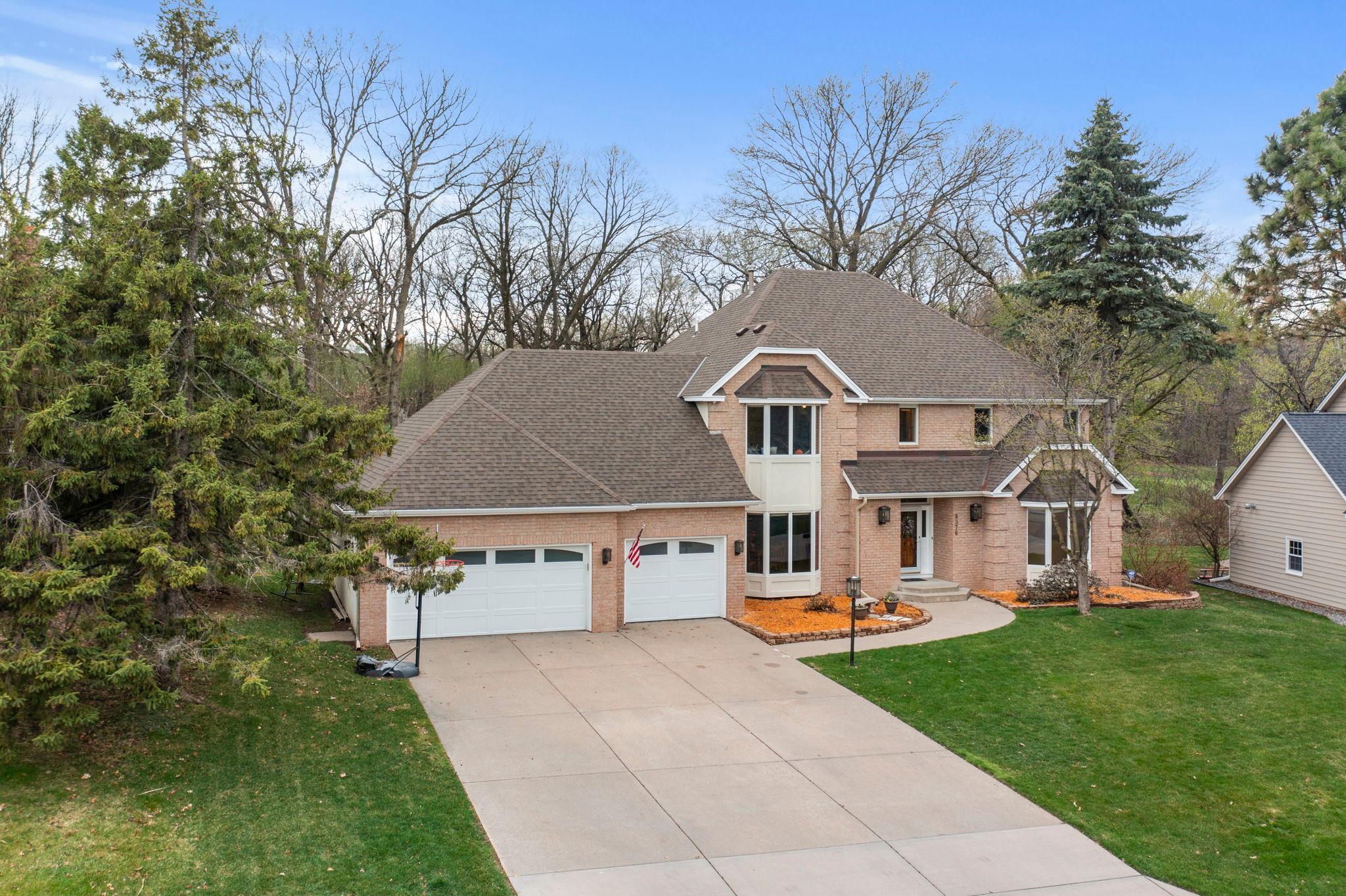 9376 Wedgewood Dr, Woodbury, MN 55125