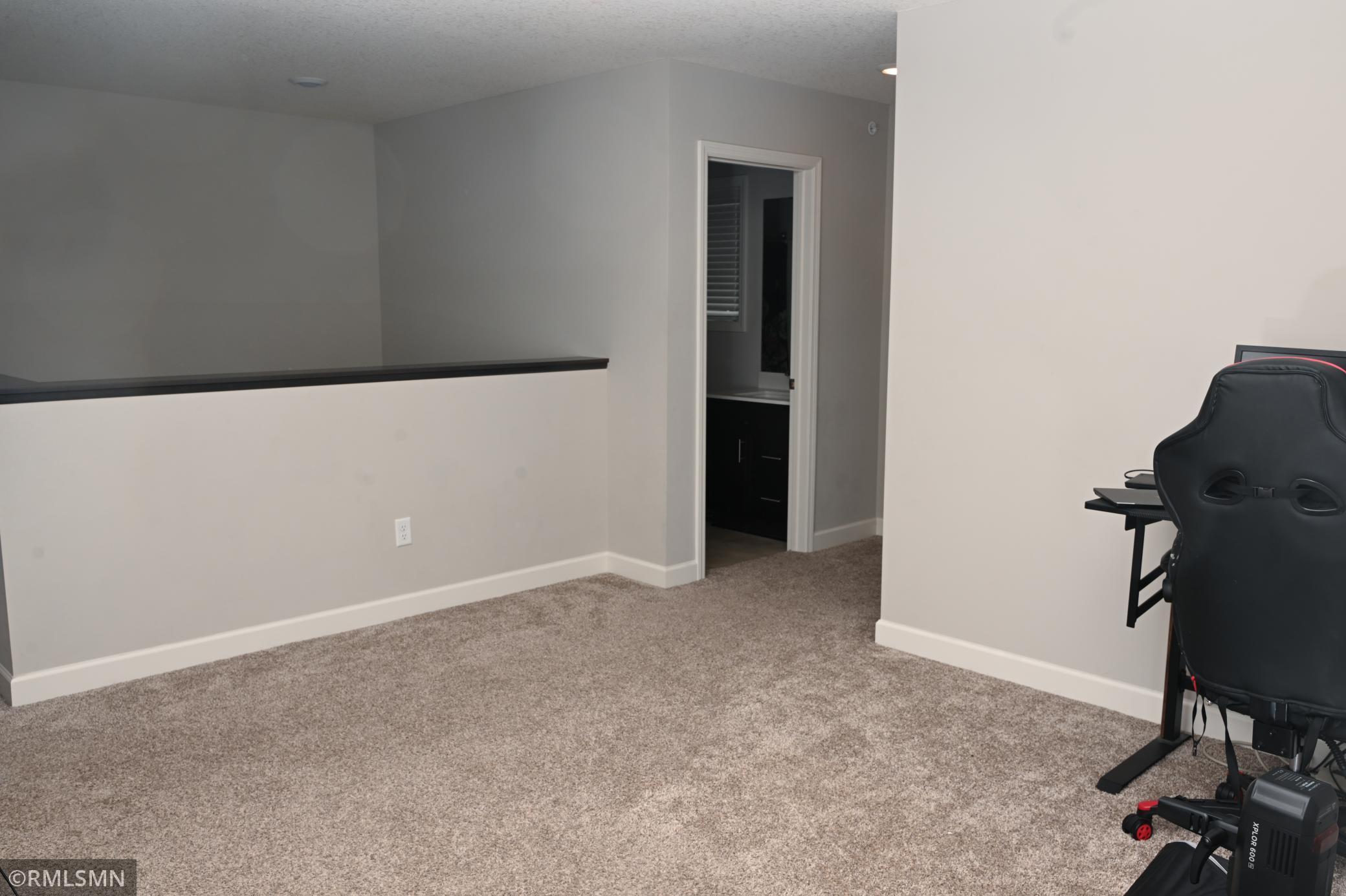 7247 Dora Dr, Hugo, MN 55038