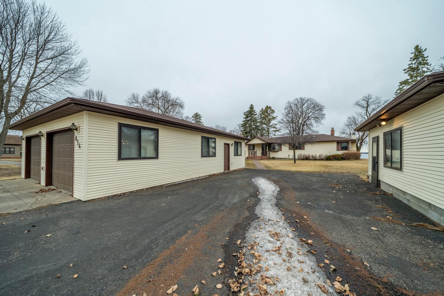 614 S Shore Dr, Detroit Lakes, MN 56501