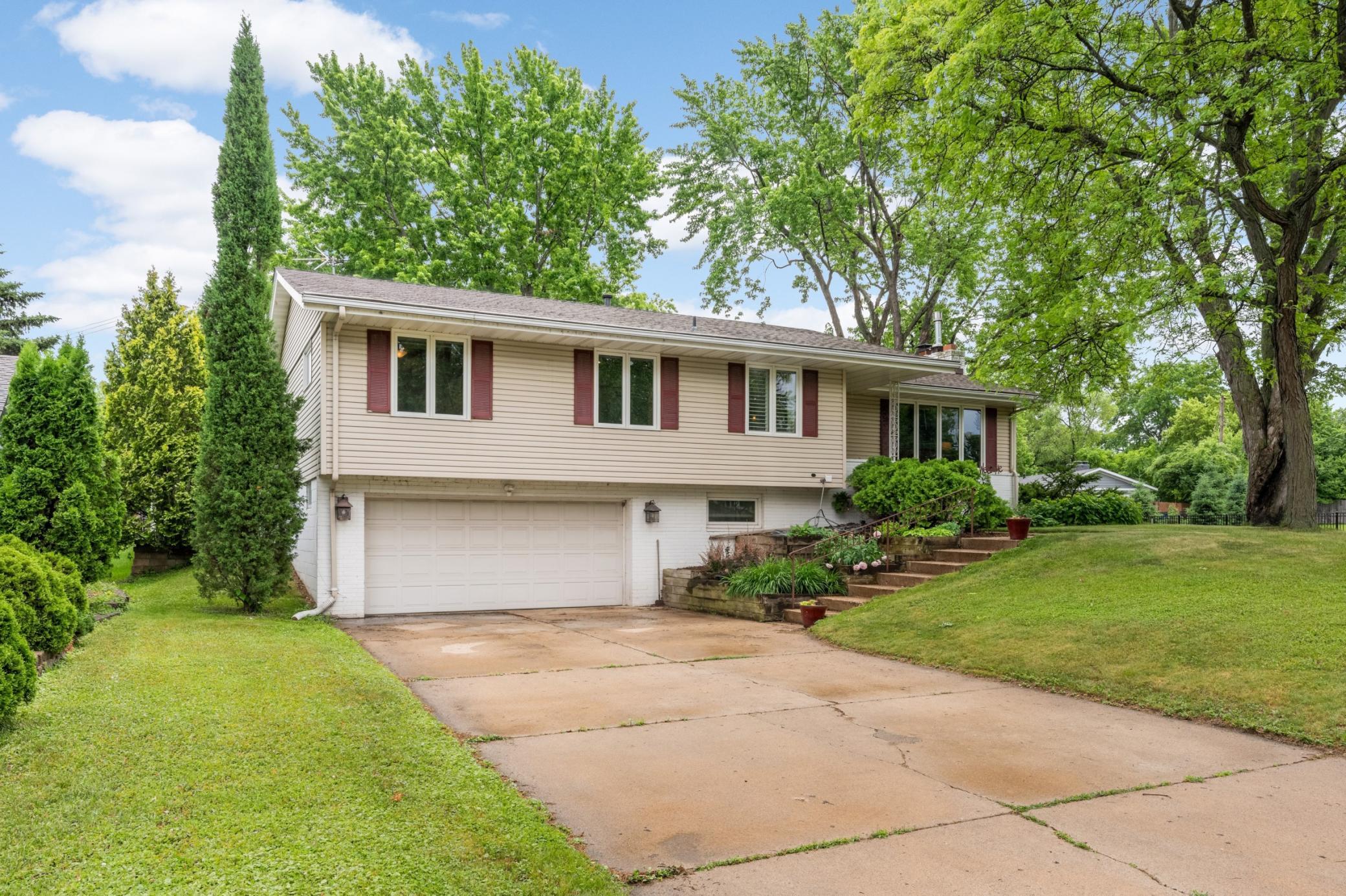 9717 Russell Ave S, Bloomington, MN 55431