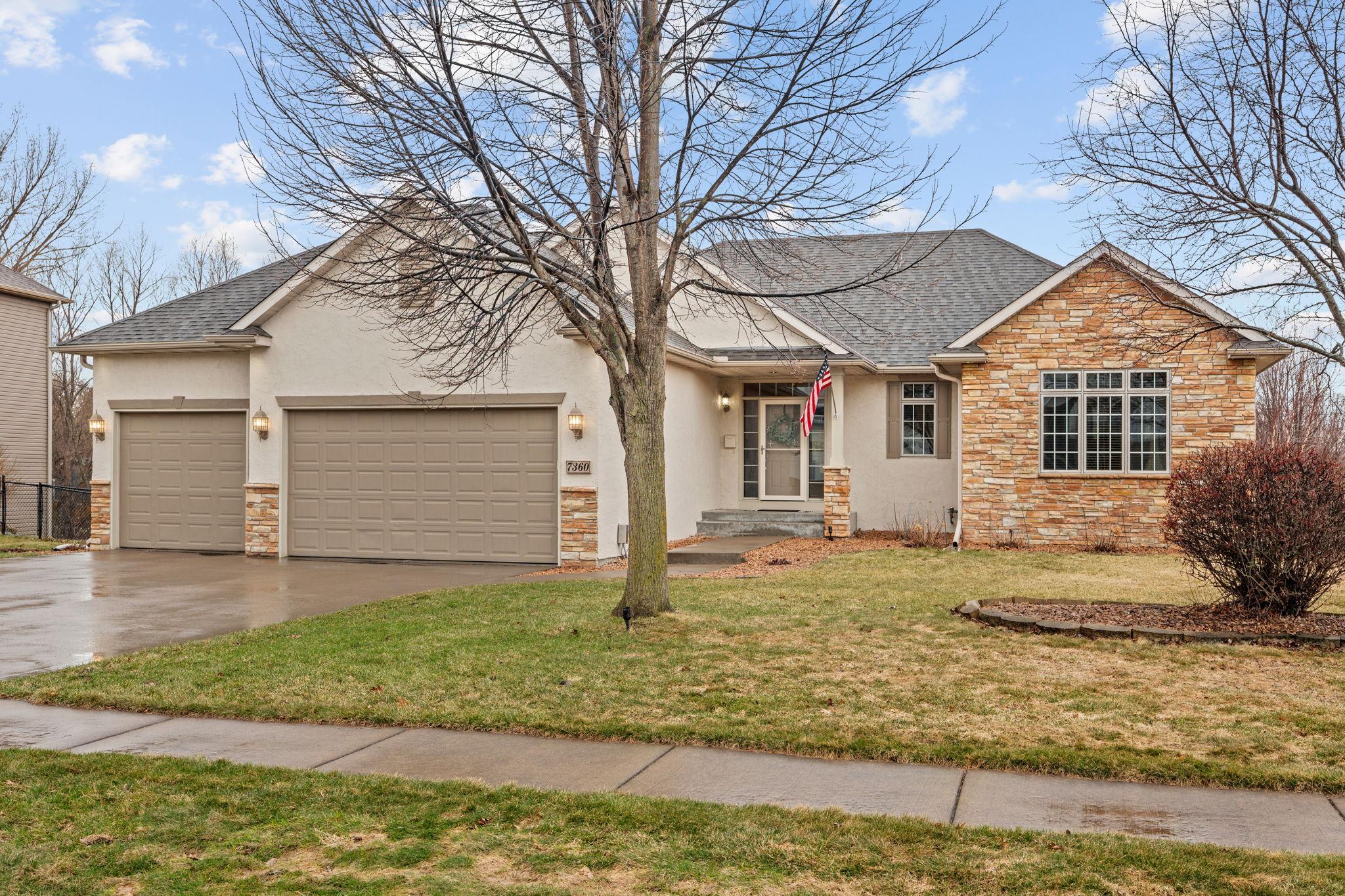 7360 Peltier Cir, Centerville, MN 55038