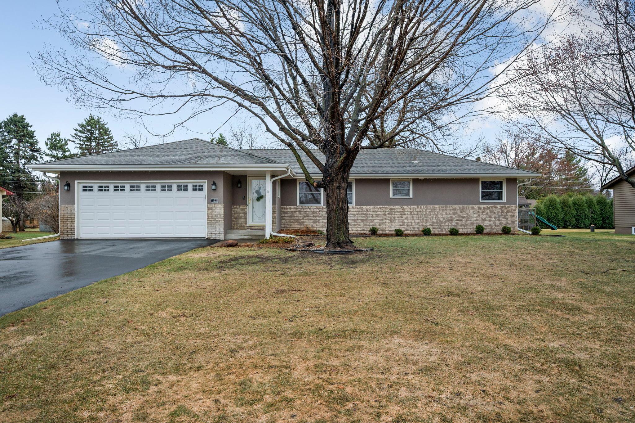 11221 131st Ave N, Dayton, MN 55327