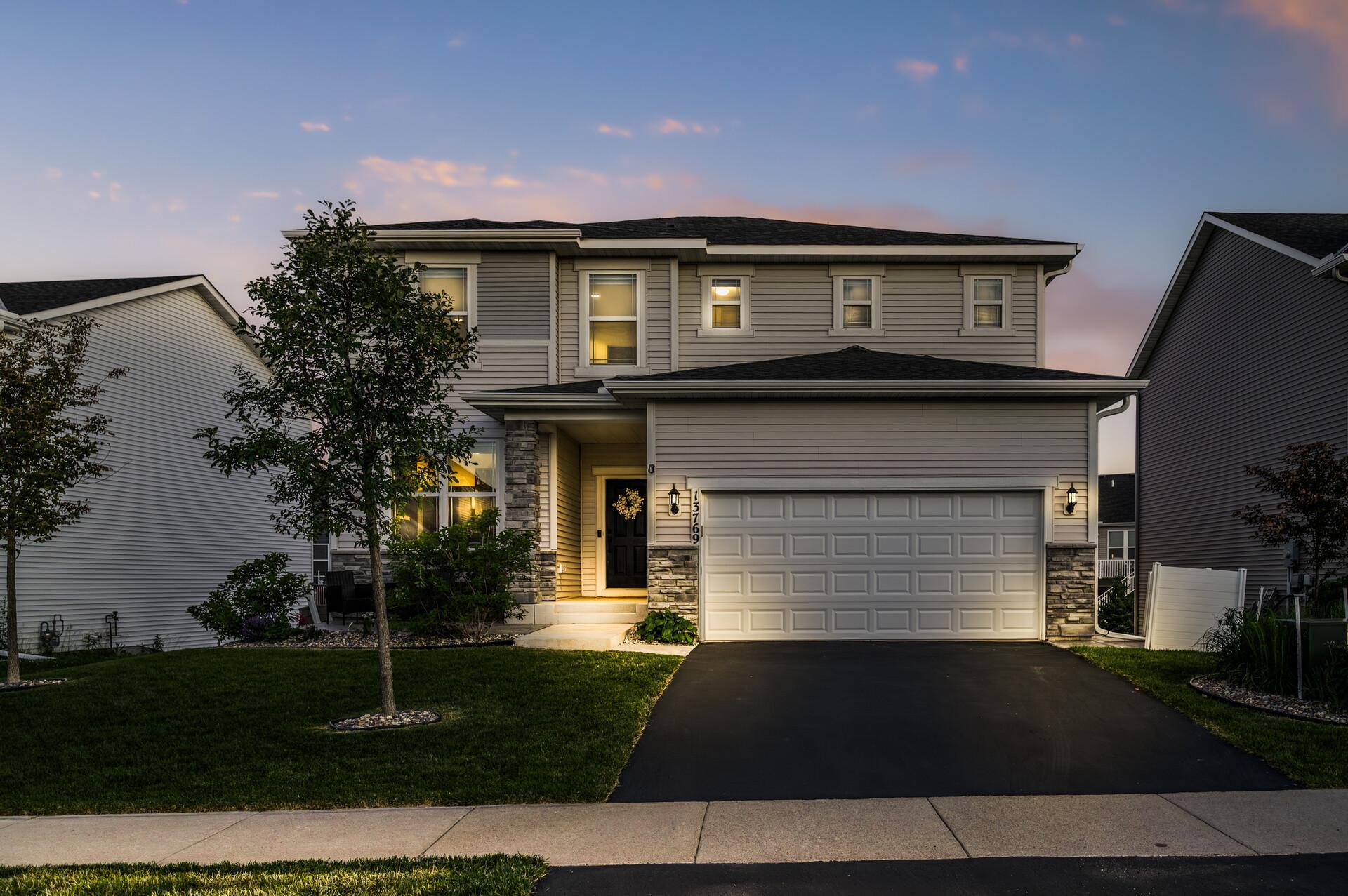 13769 56th Pl N, Plymouth, MN 55446