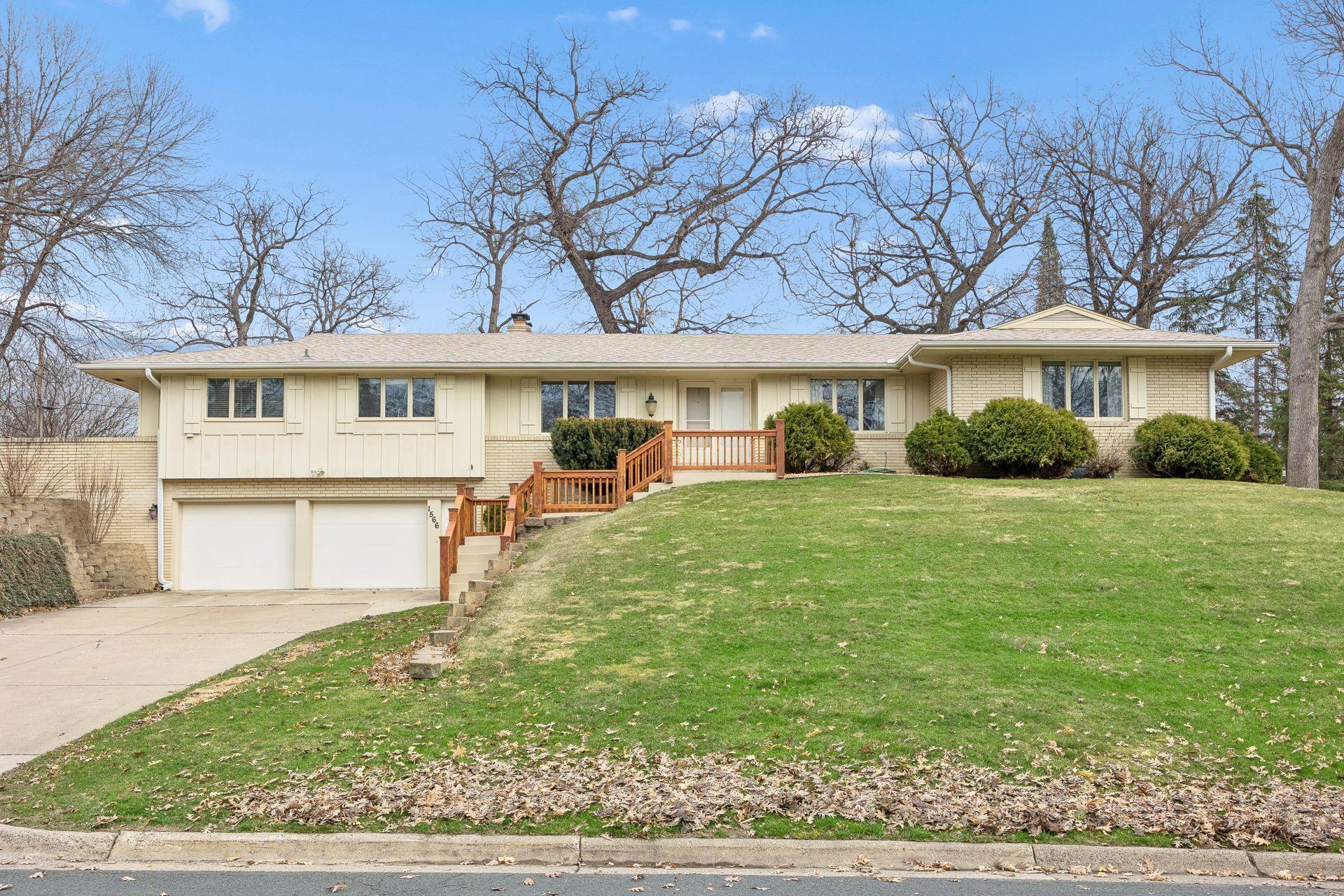 1566 Sumter Ave N, Golden Valley, MN 55427