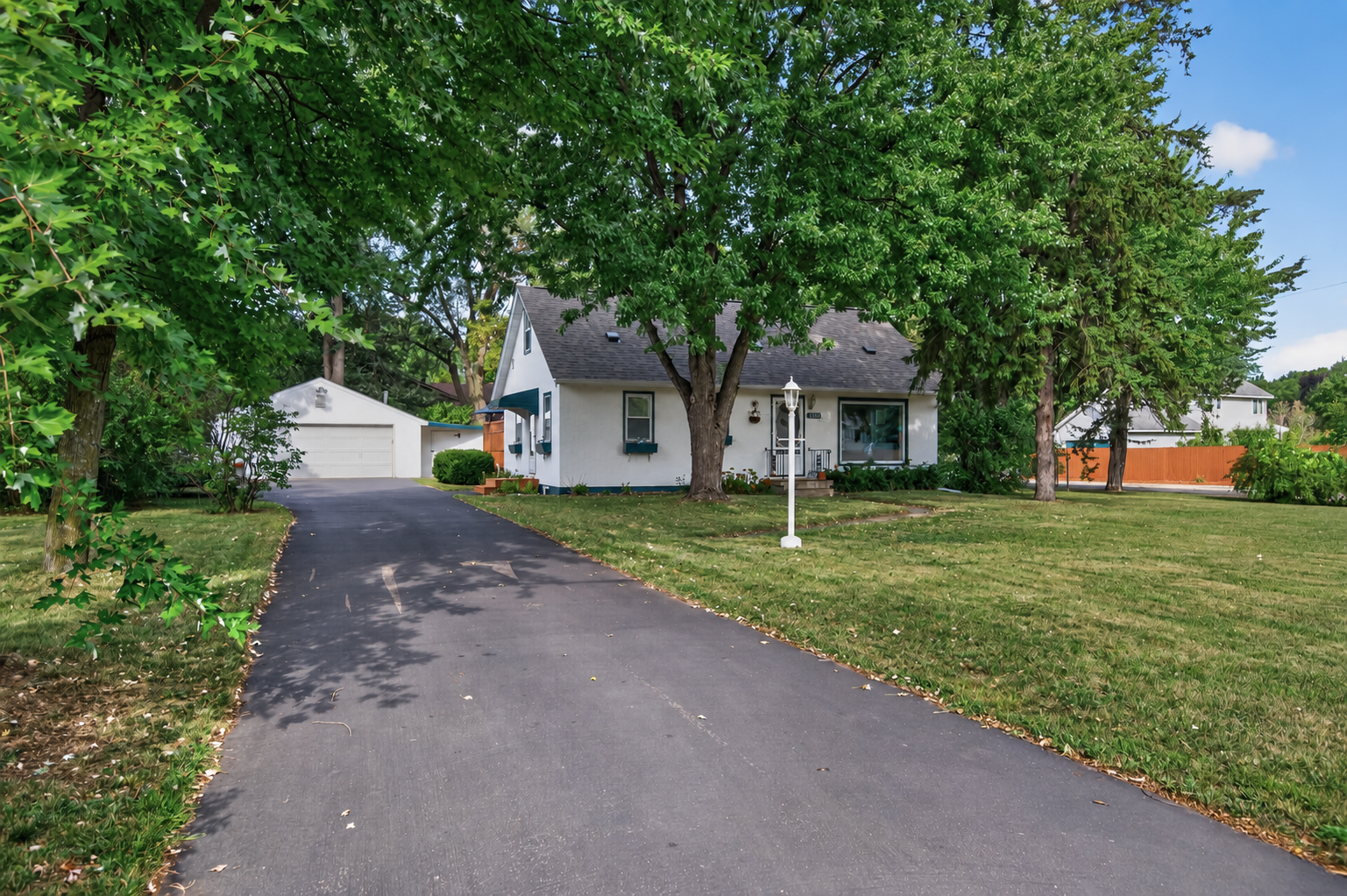 1100 Cartway Rd, Champlin, MN 55316