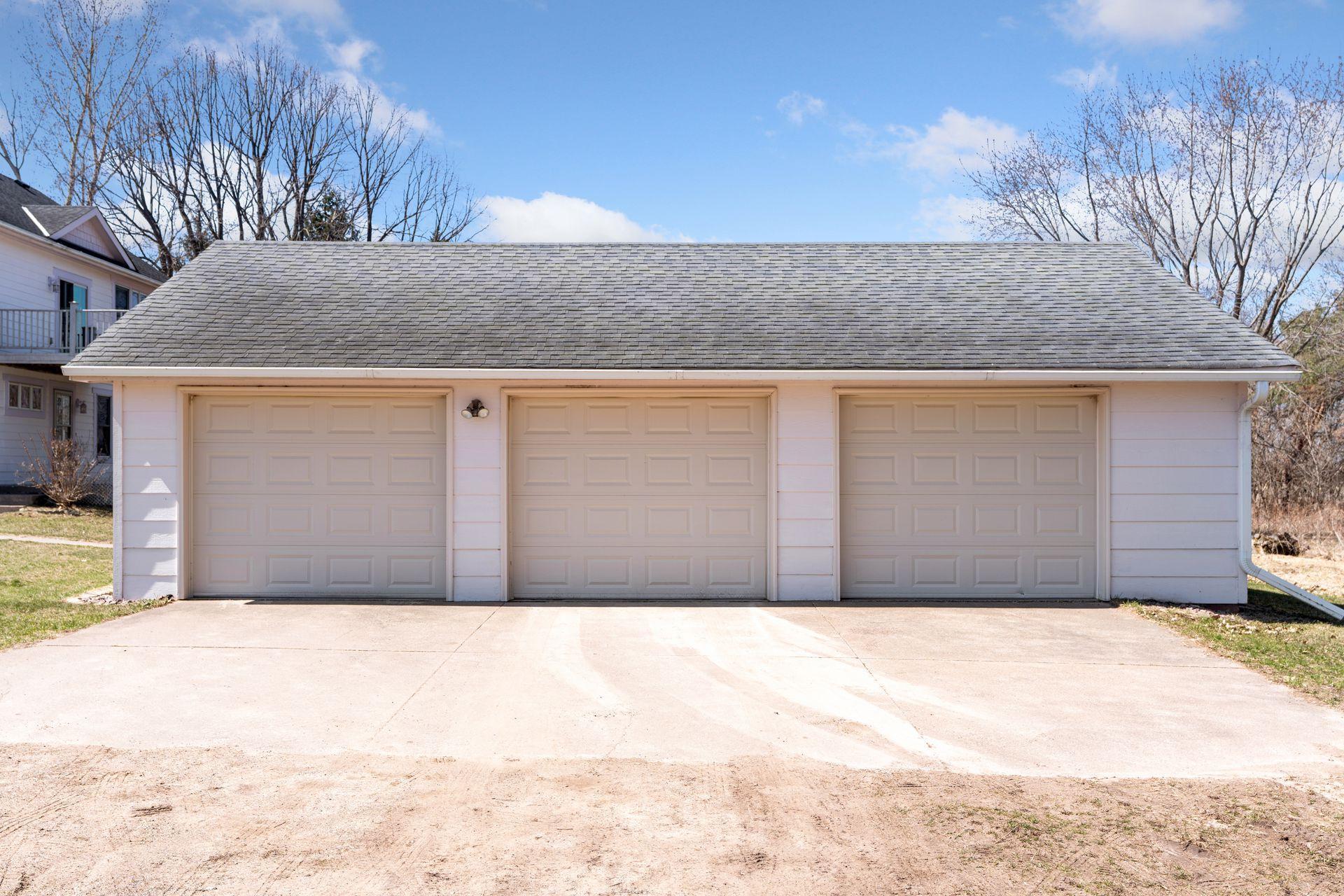 13368 382nd St, Lindstrom, MN 55045