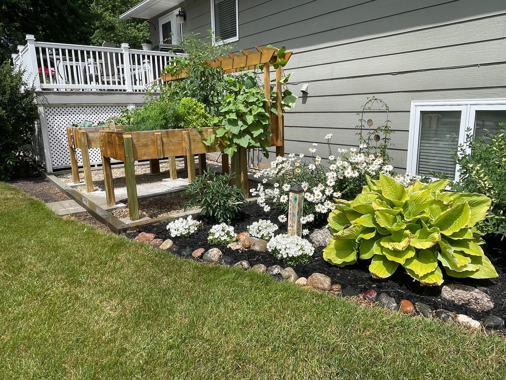 10 Kraft Dr SW, Melrose, MN 56352