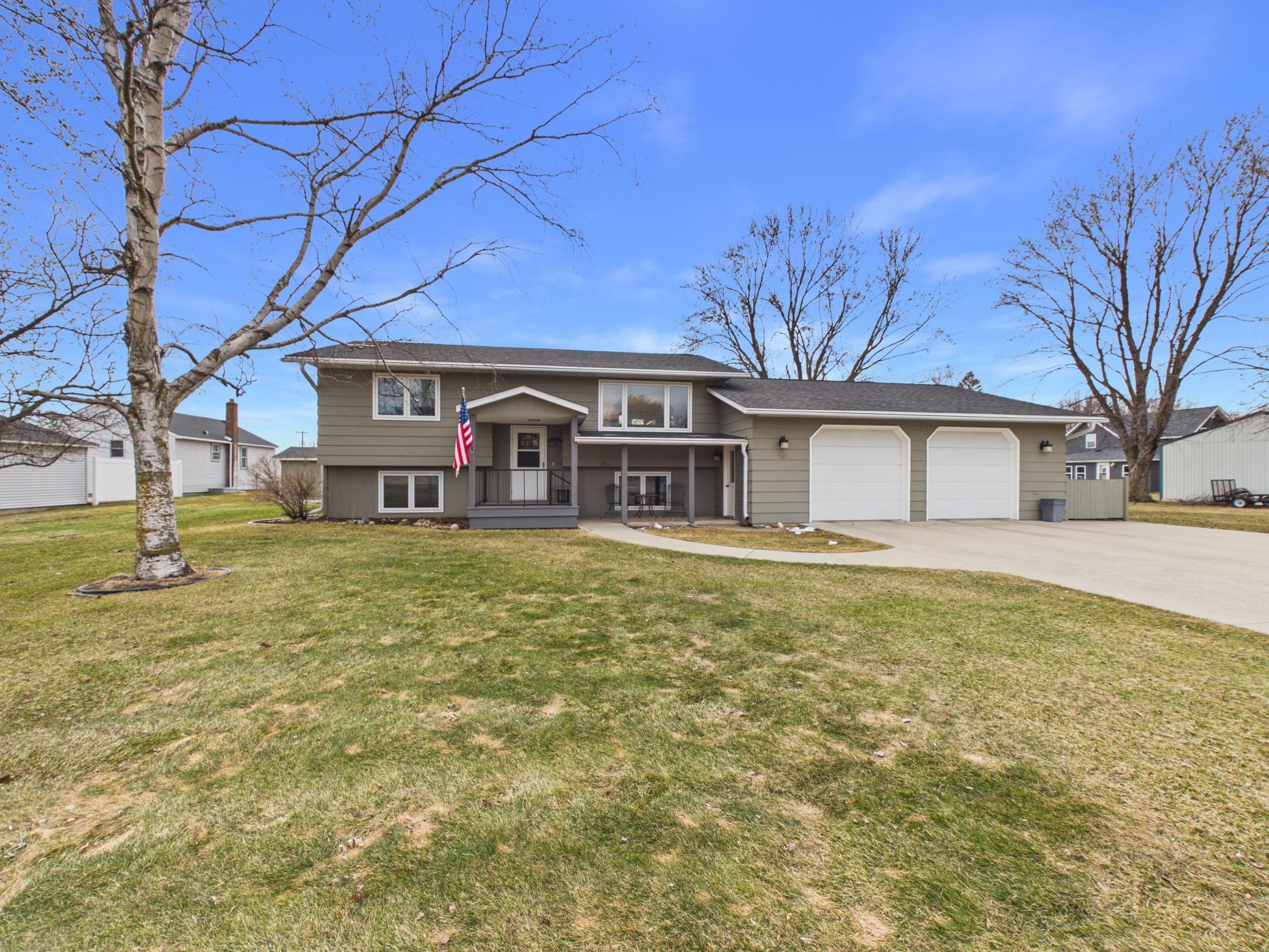 10 Kraft Dr SW, Melrose, MN 56352