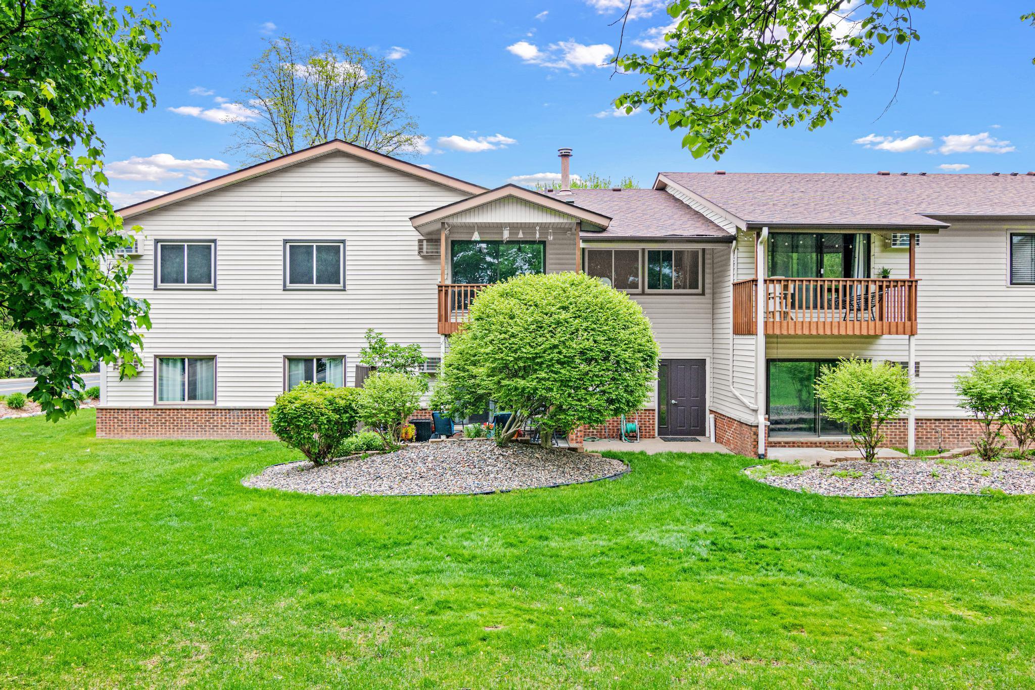 4000 Foss Rd #204, Saint Anthony, MN 55421