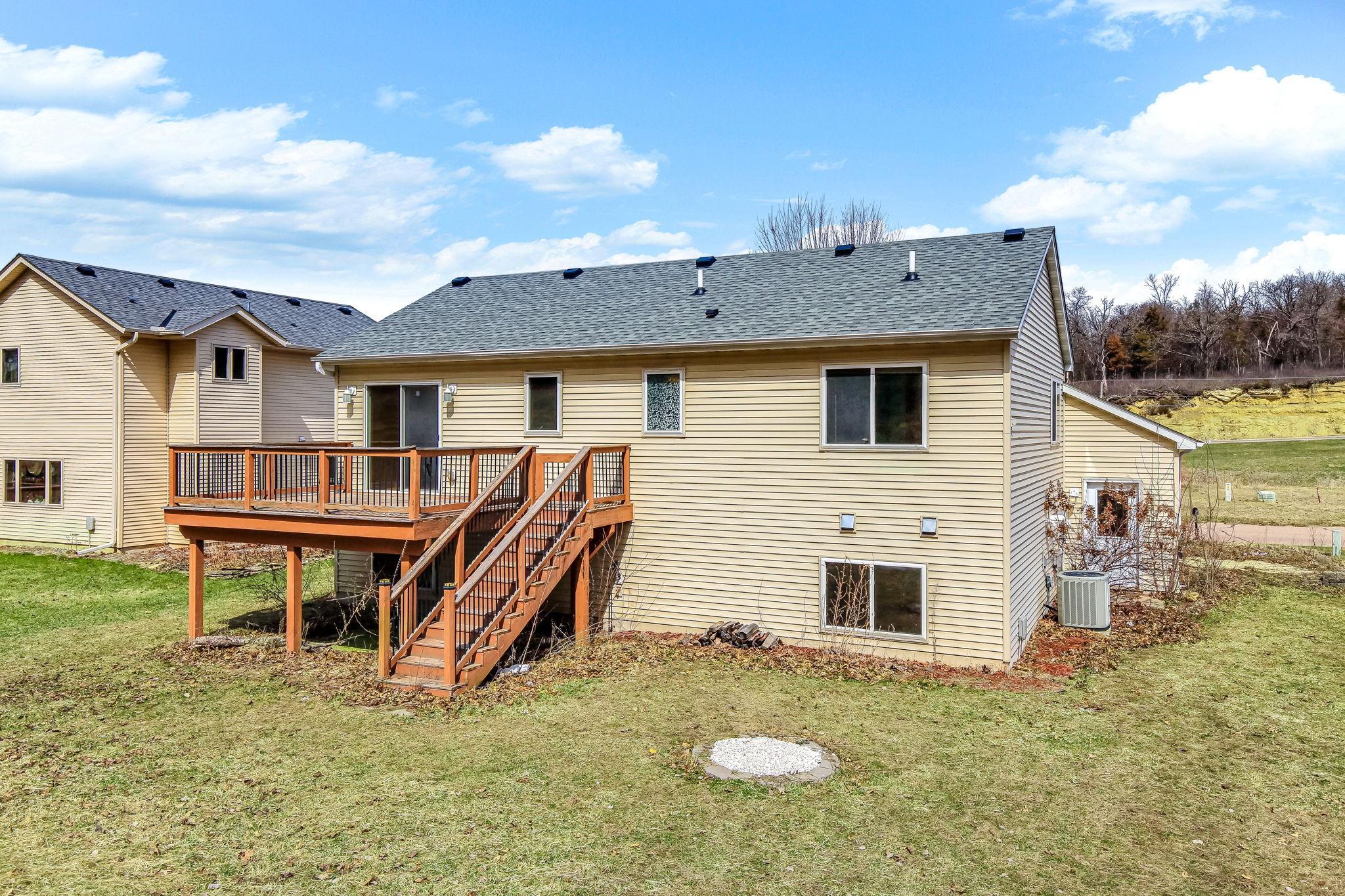 117 Valley Ct, Cannon Falls, MN 55009