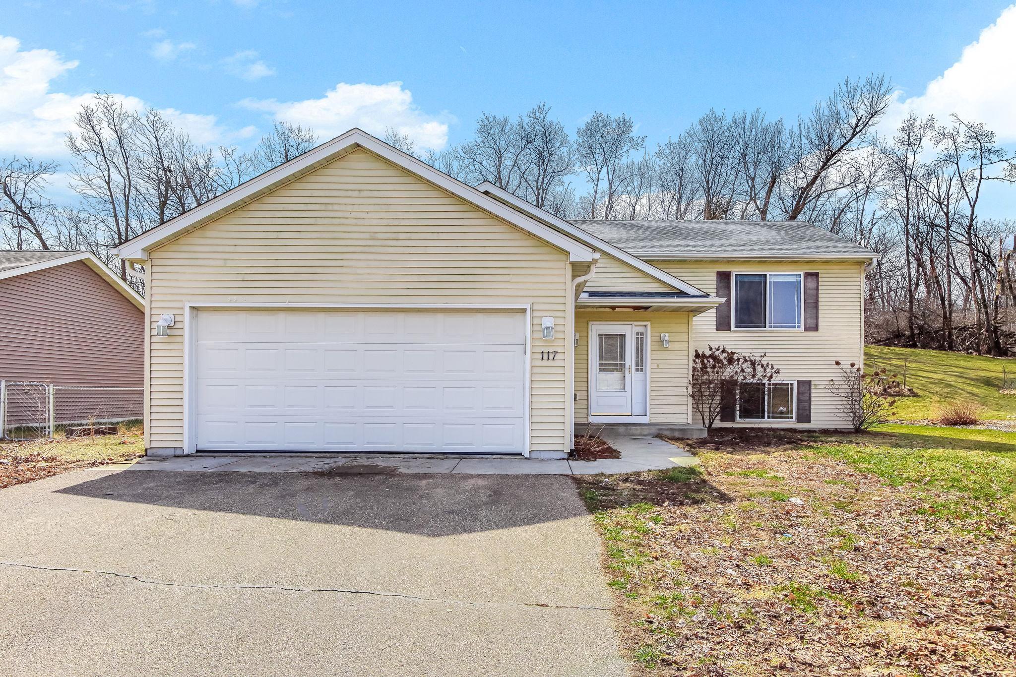 117 Valley Ct, Cannon Falls, MN 55009