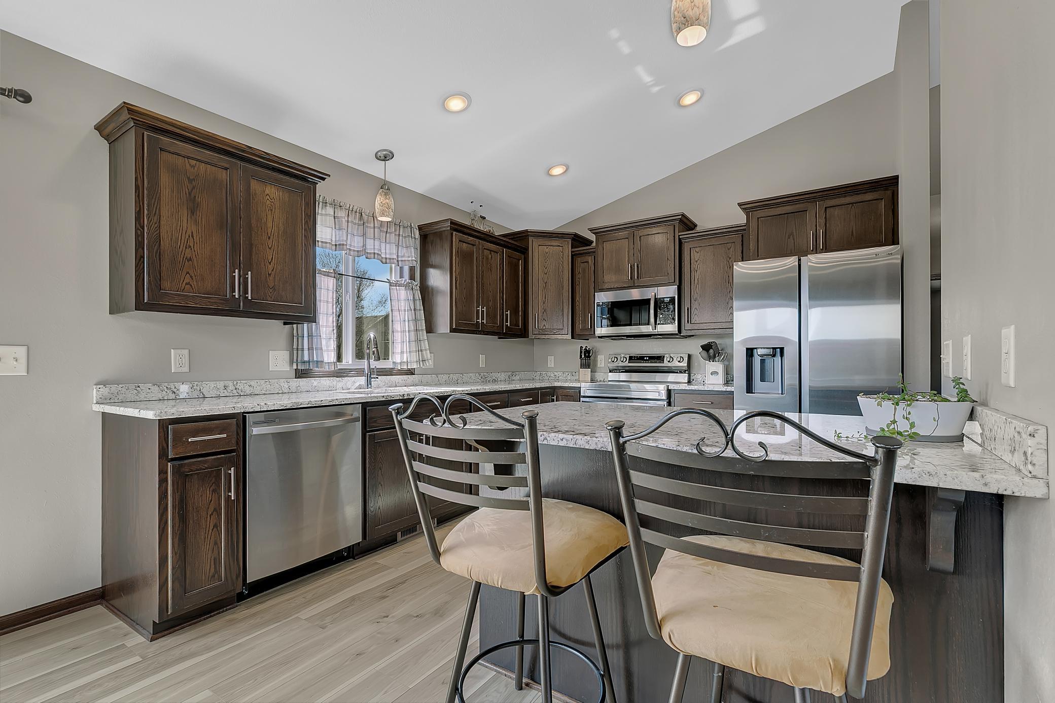 2393 Topaz St, Saint Augusta, MN 56301
