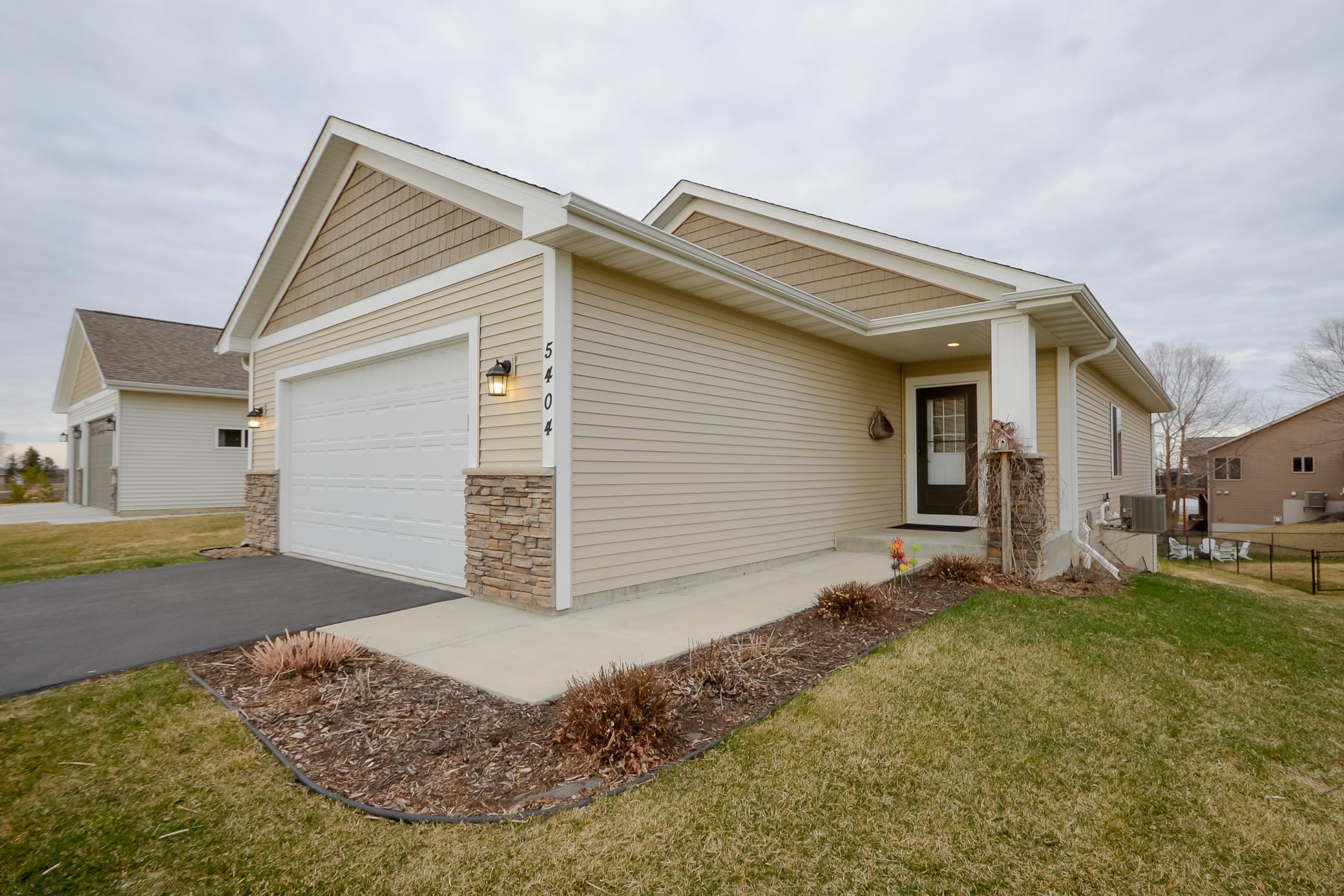 5404 Cinnamon Point, Mayer, MN 55360