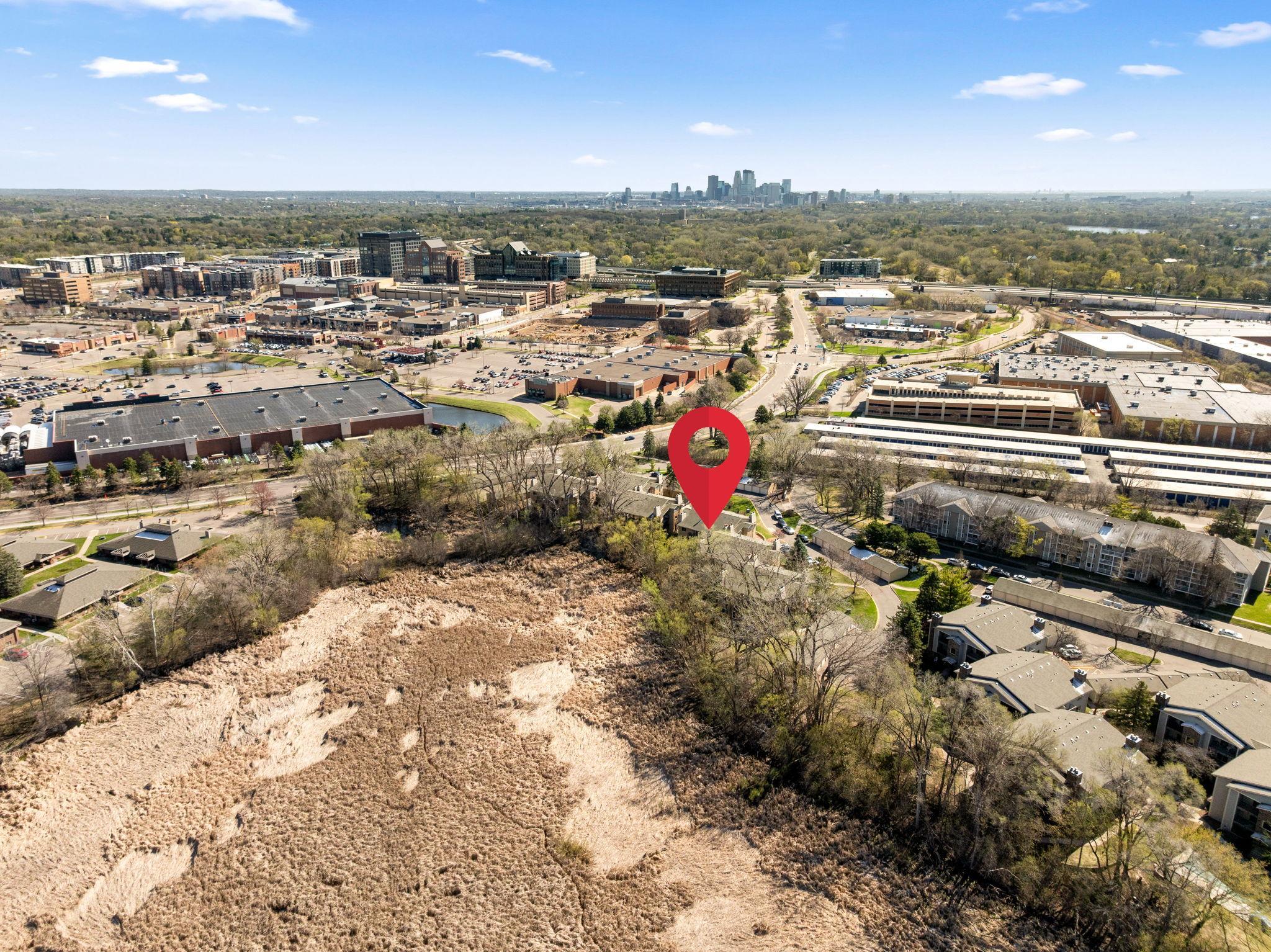 2050 Ridge Dr #16, Saint Louis Park, MN 55416