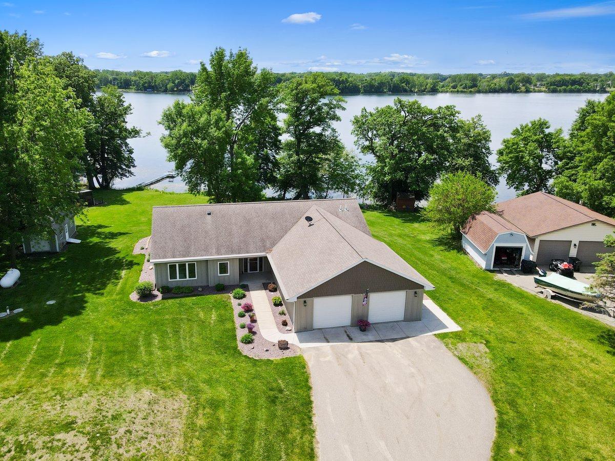1642 Scenic Hideaway Ln NE, Elysian, MN 56028