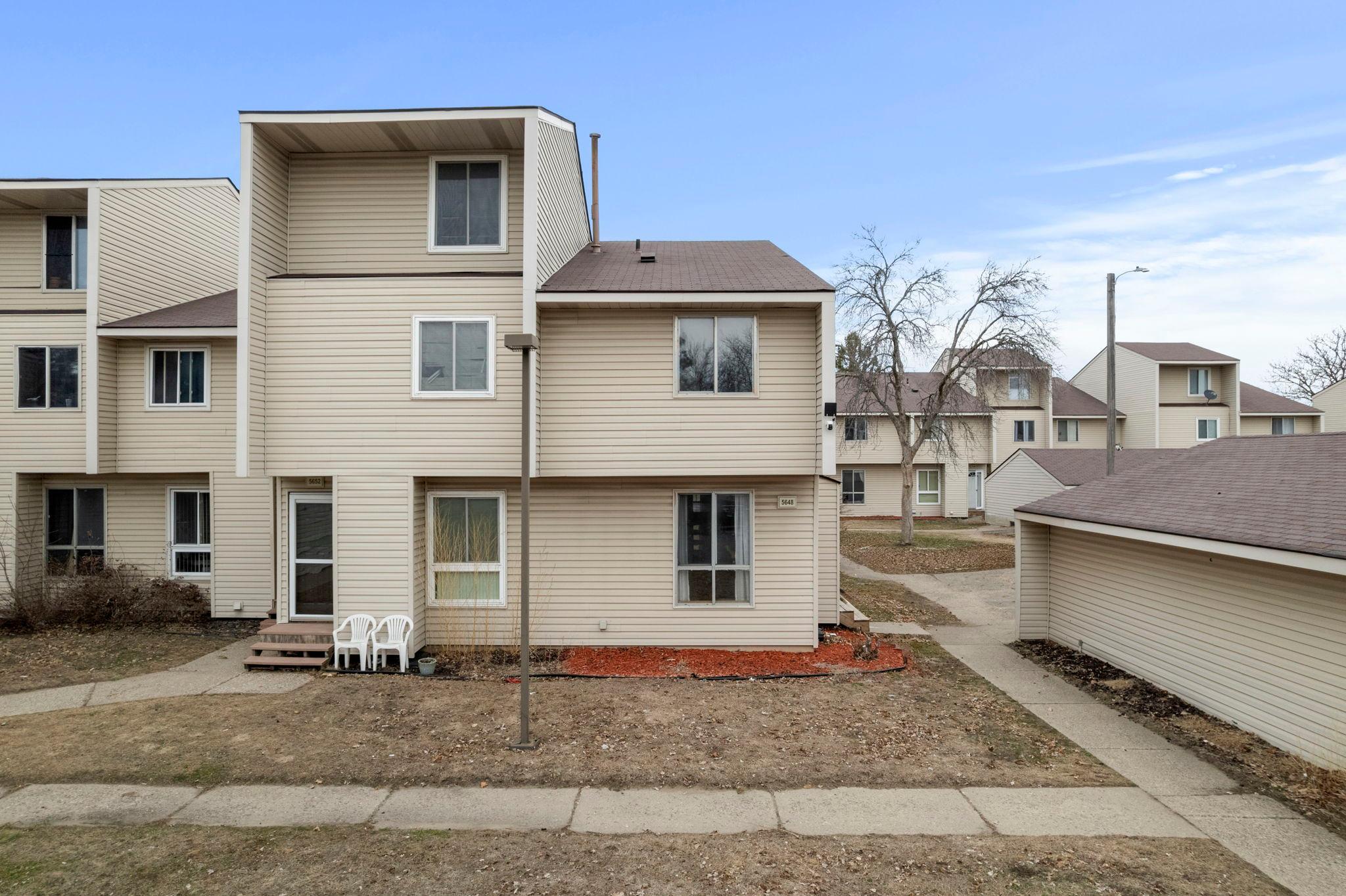 5648 Brookdale Dr N, Brooklyn Park, MN 55443