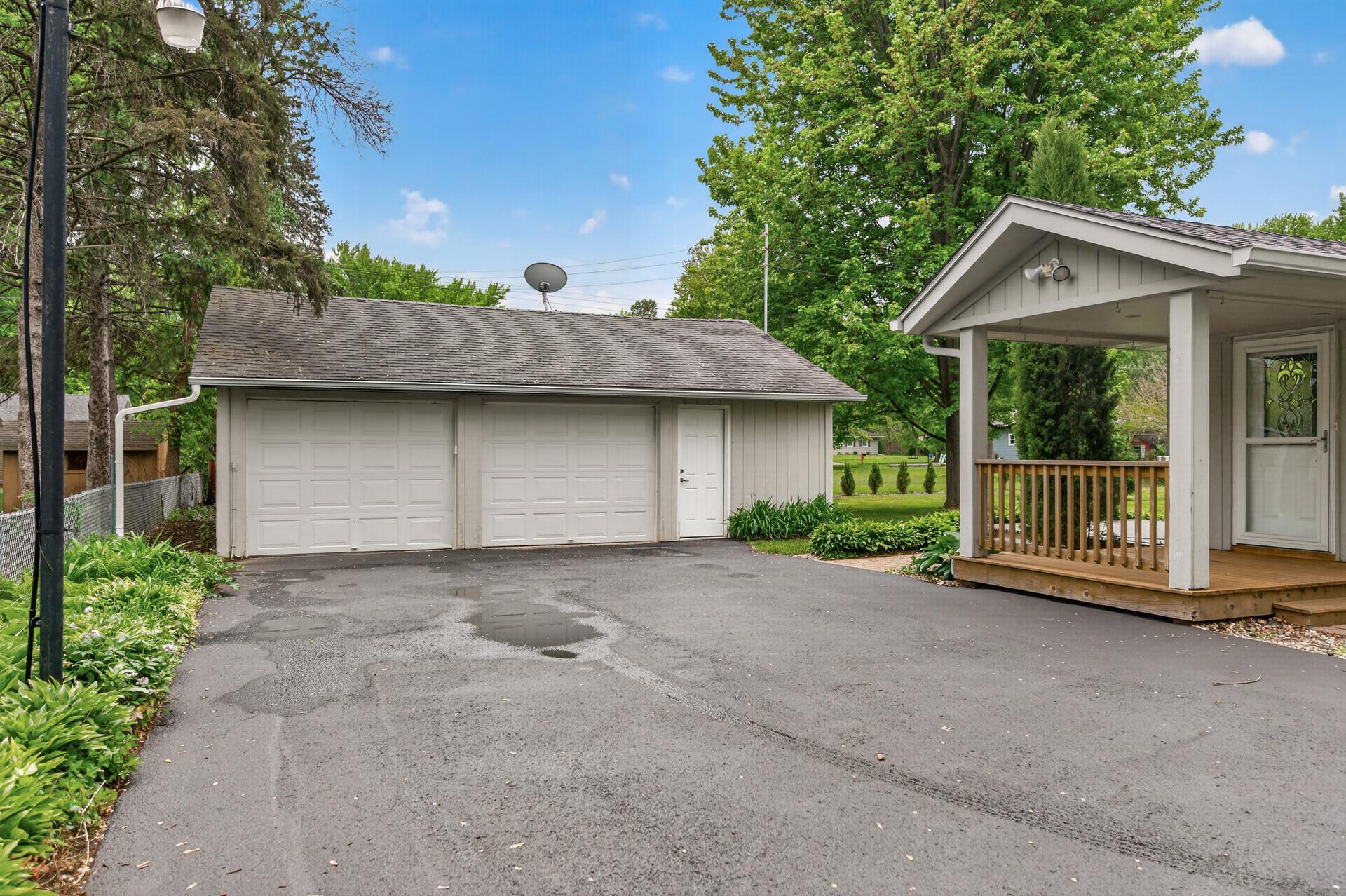17625 13th Ave N, Plymouth, MN 55447
