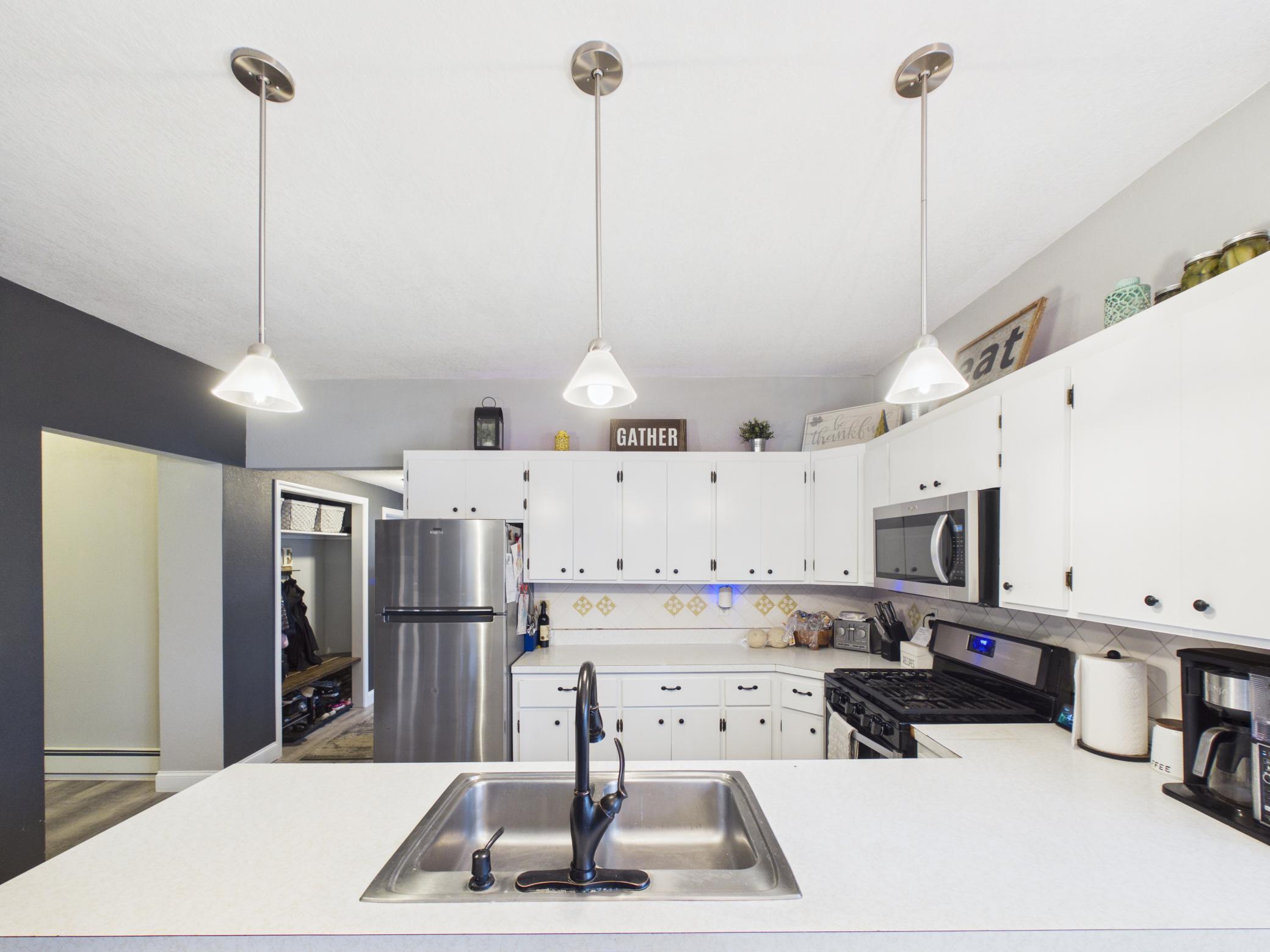 305 4th St NE, Melrose, MN 56352