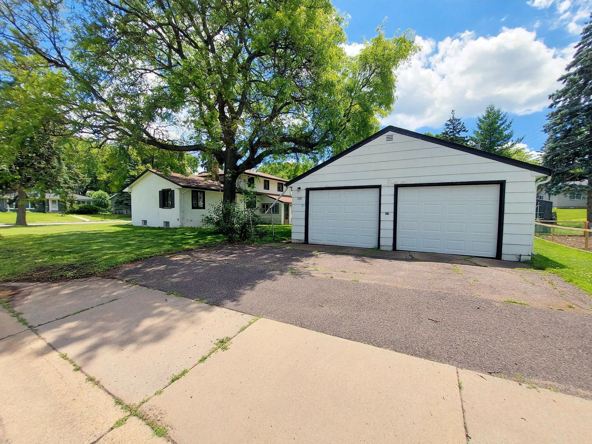 1791 Lake St, Lauderdale, MN 55113