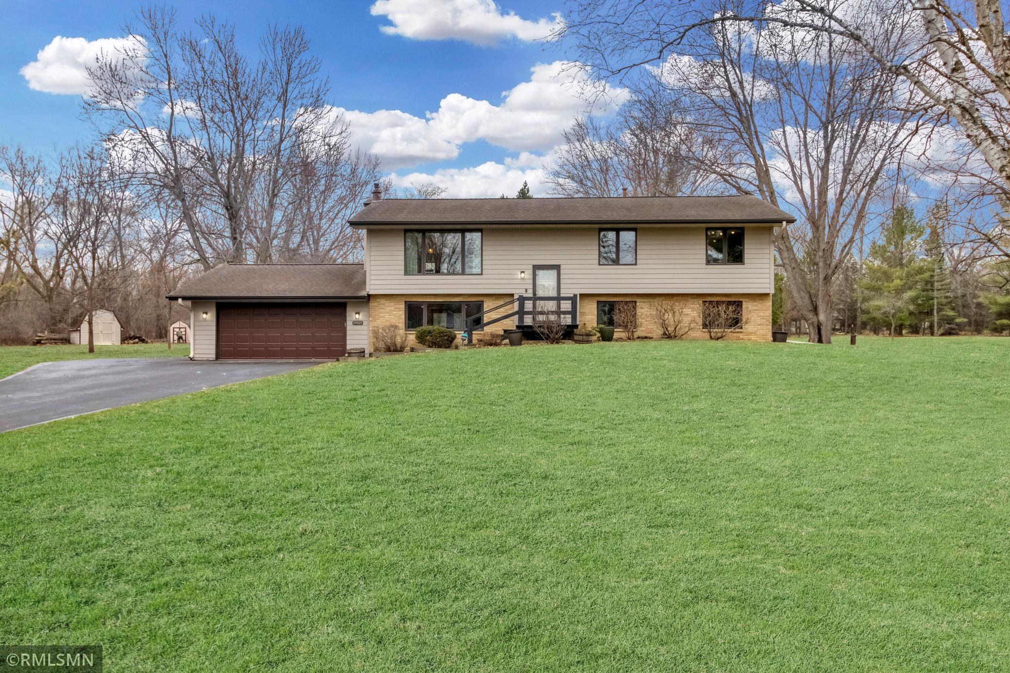 19525 Country Cir E, Corcoran, MN 55374
